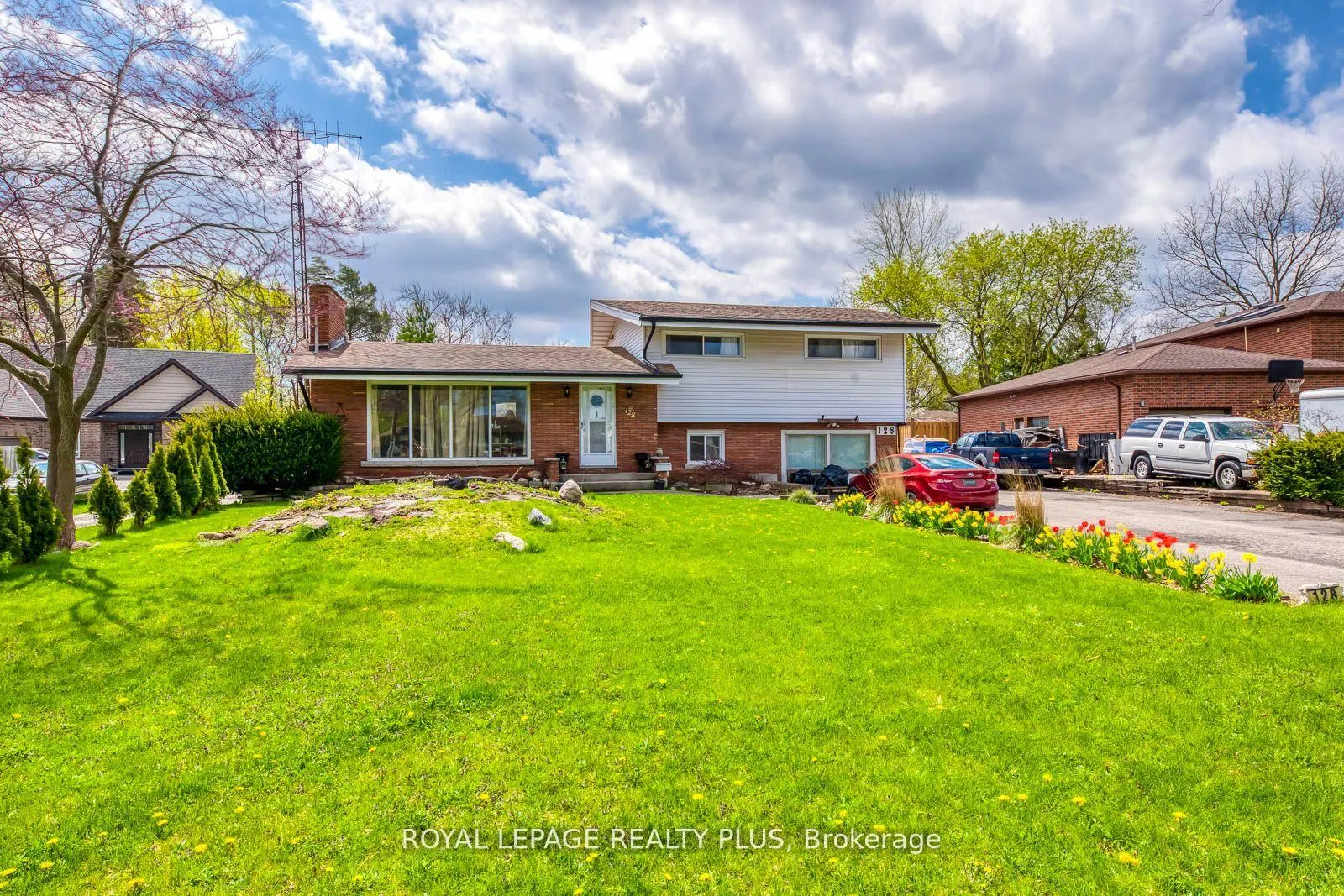 Photo 10 of 128 Parnell Road, St. Catharines, Vine/Linwell — HOMEH