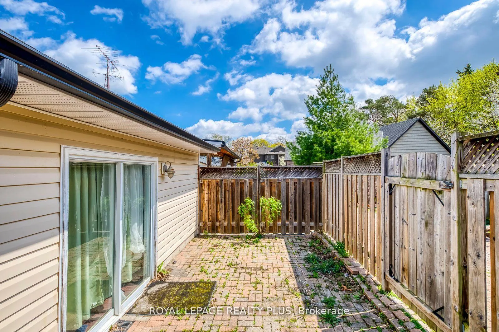 Photo 20 of 128 Parnell Road, St. Catharines, Vine/Linwell — HOMEH