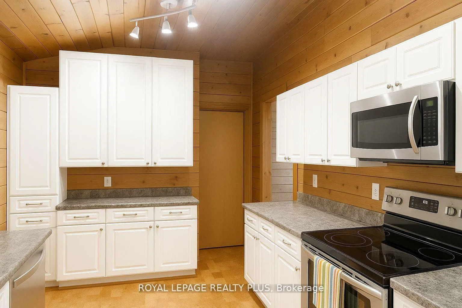 Photo 23 of 128 Parnell Road, St. Catharines, Vine/Linwell — HOMEH
