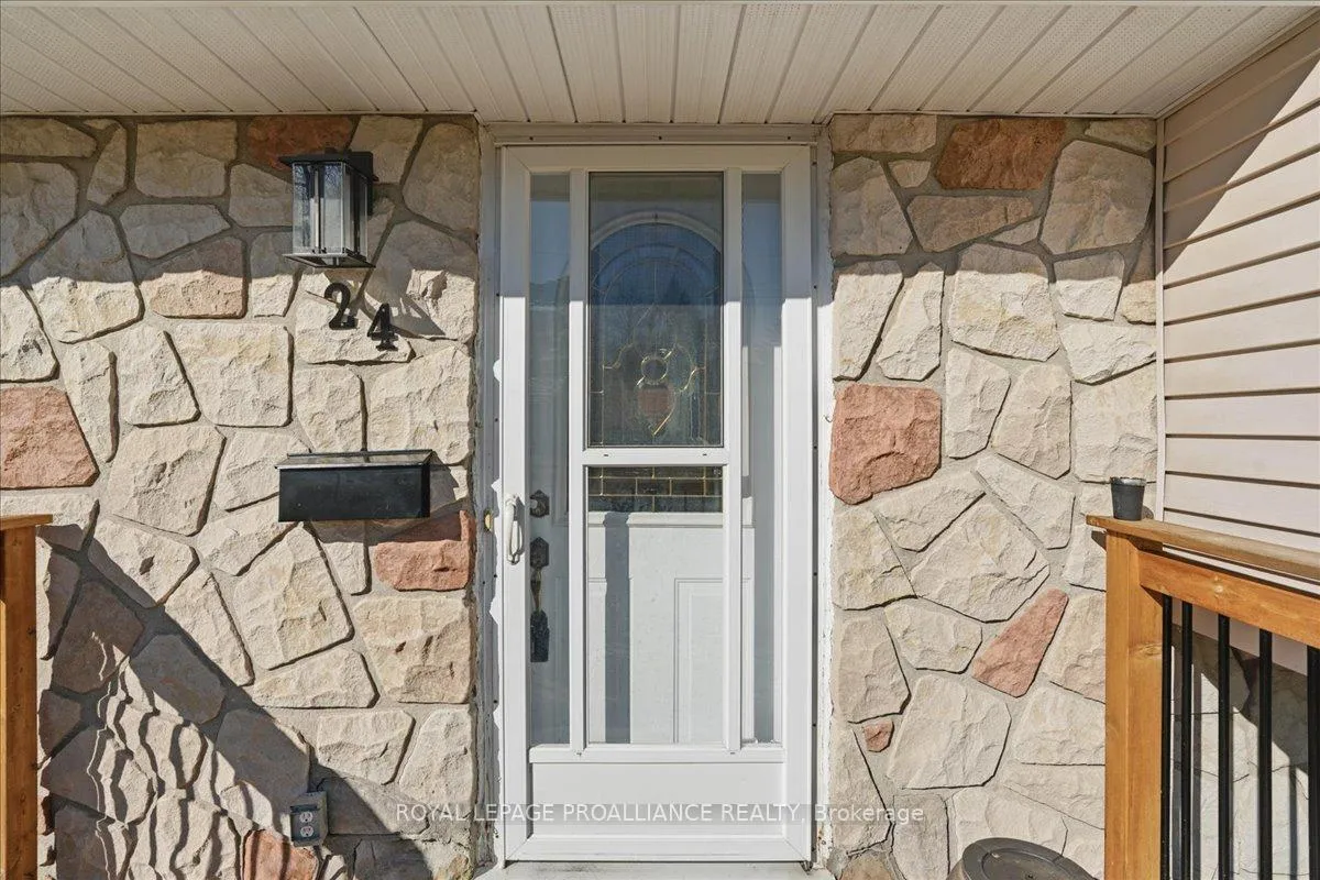 Photo 6 of 24 Melrose Crescent, Belleville, Belleville Ward — HOMEH
