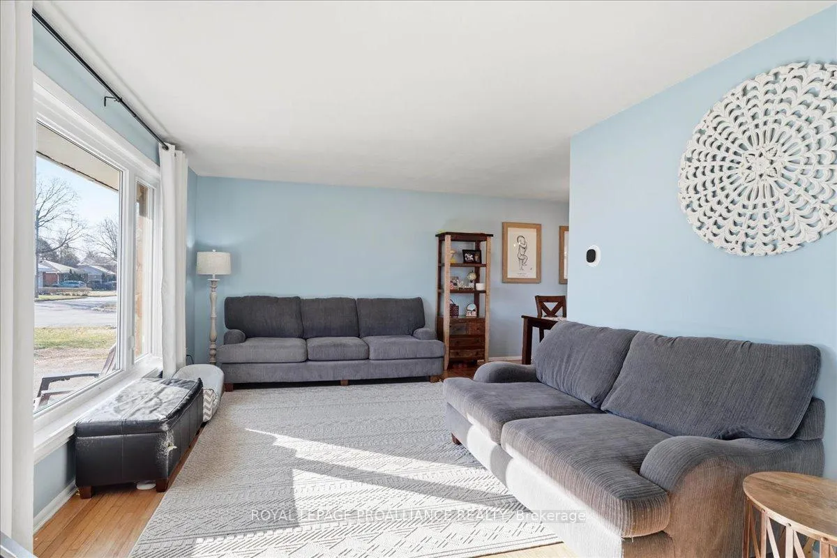 Photo 9 of 24 Melrose Crescent, Belleville, Belleville Ward — HOMEH