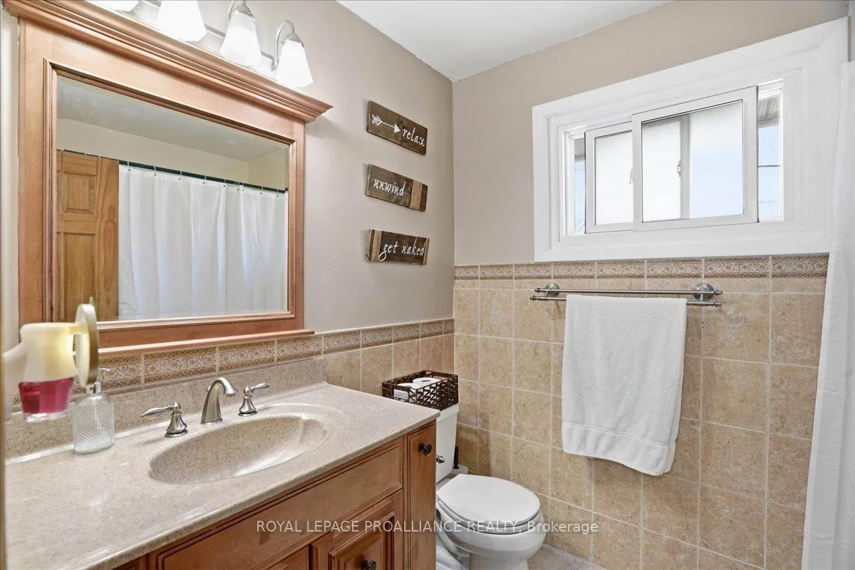 Photo 18 of 24 Melrose Crescent, Belleville, Belleville Ward — HOMEH