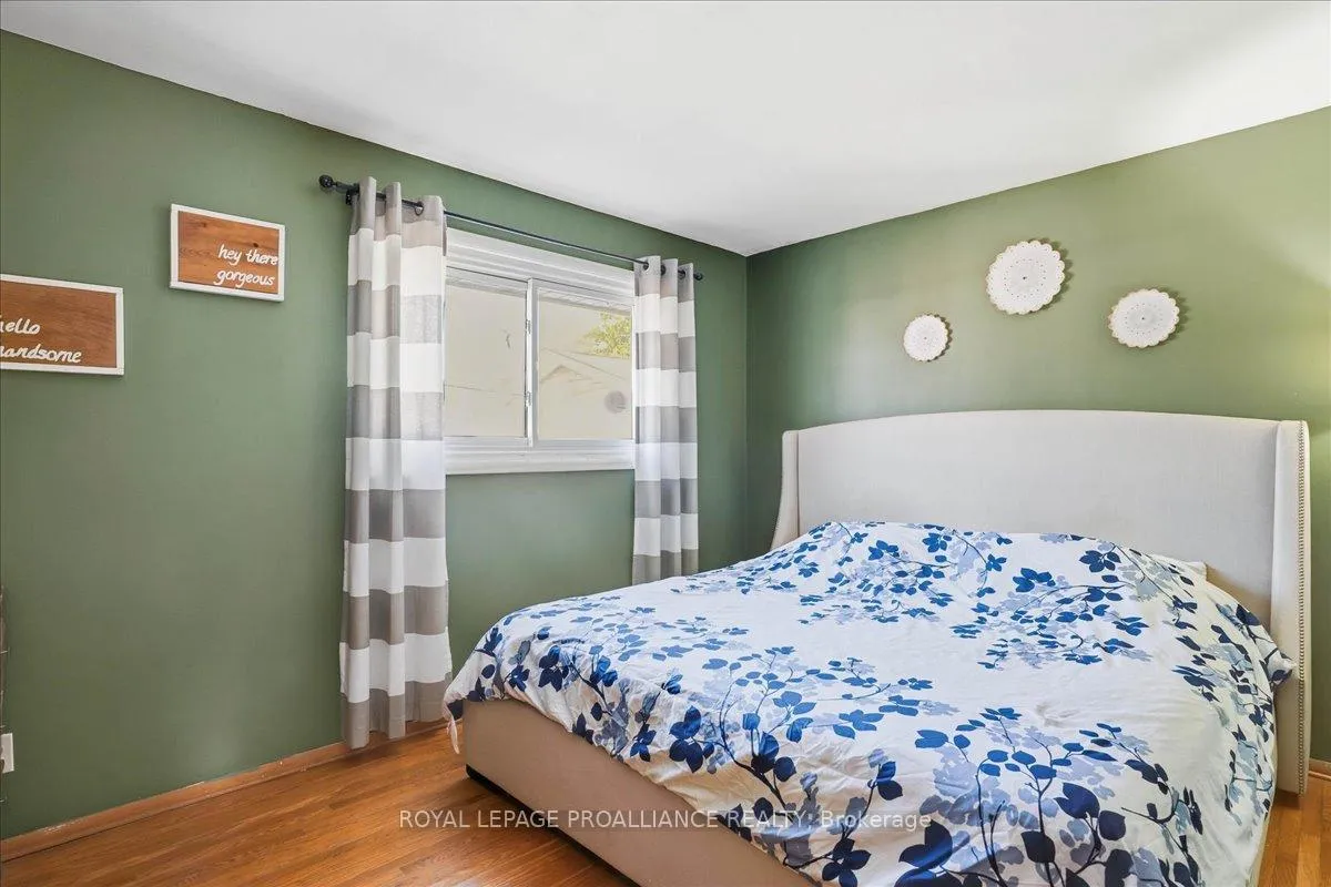 Photo 20 of 24 Melrose Crescent, Belleville, Belleville Ward — HOMEH