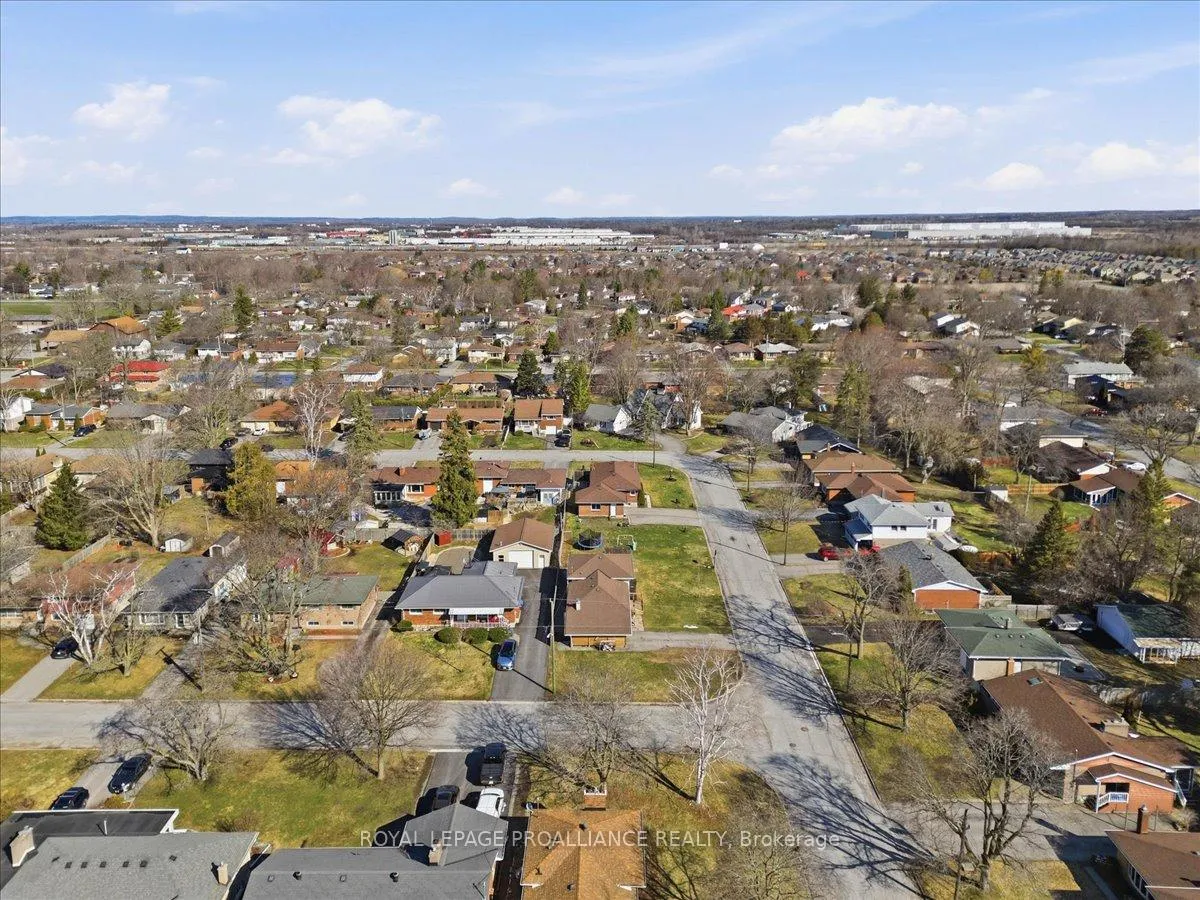 Photo 28 of 24 Melrose Crescent, Belleville, Belleville Ward — HOMEH