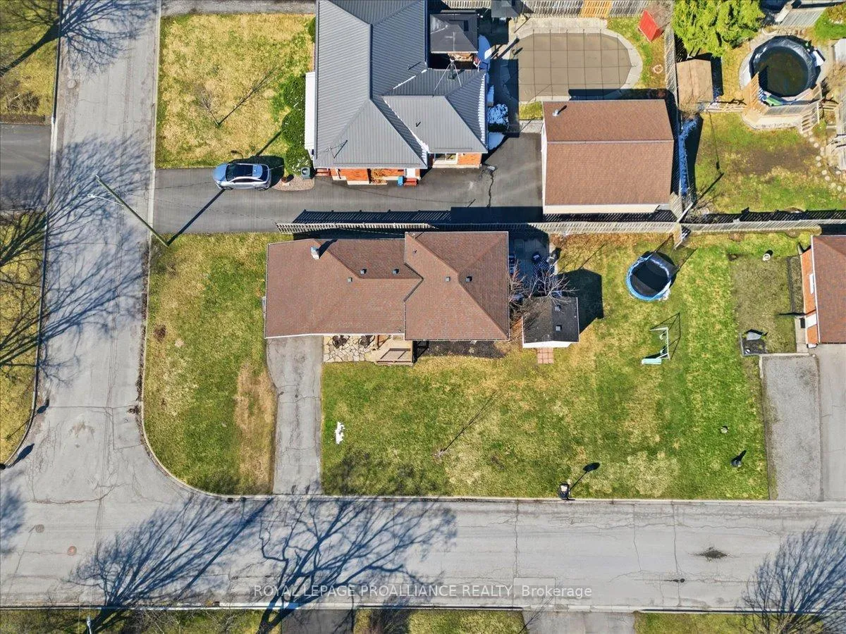 Photo 30 of 24 Melrose Crescent, Belleville, Belleville Ward — HOMEH