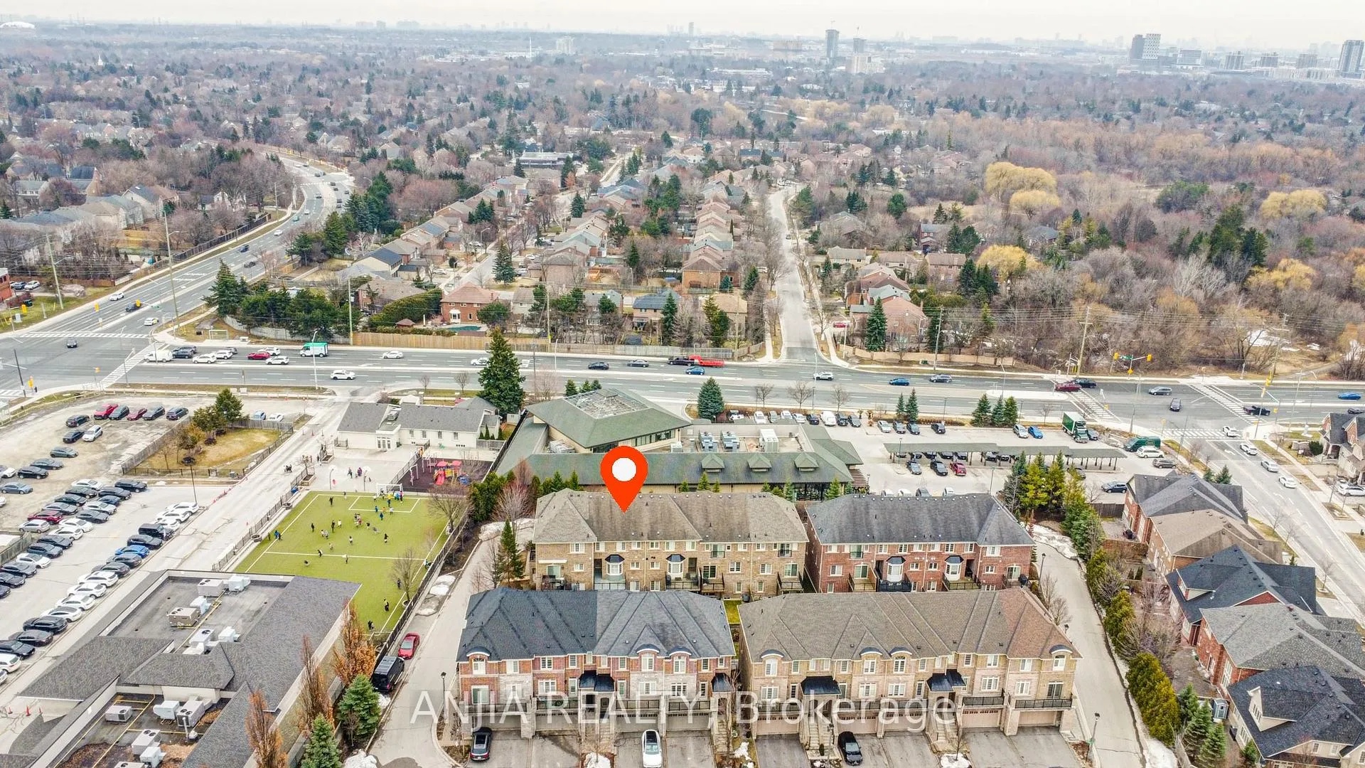 Photo 3 of 22 Kylemore Way, Markham, Angus Glen — HOMEH
