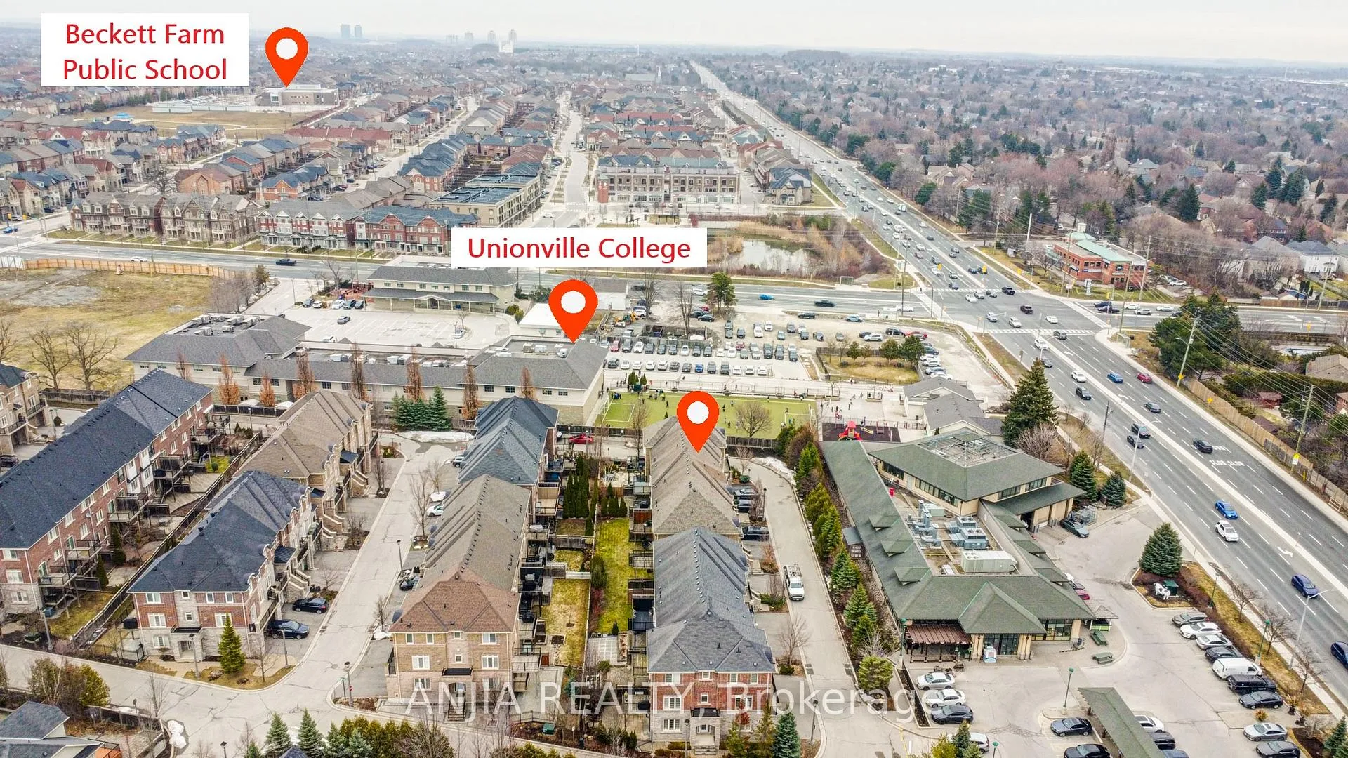 Photo 4 of 22 Kylemore Way, Markham, Angus Glen — HOMEH