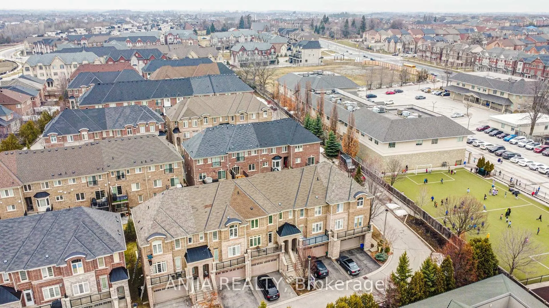 Photo 5 of 22 Kylemore Way, Markham, Angus Glen — HOMEH