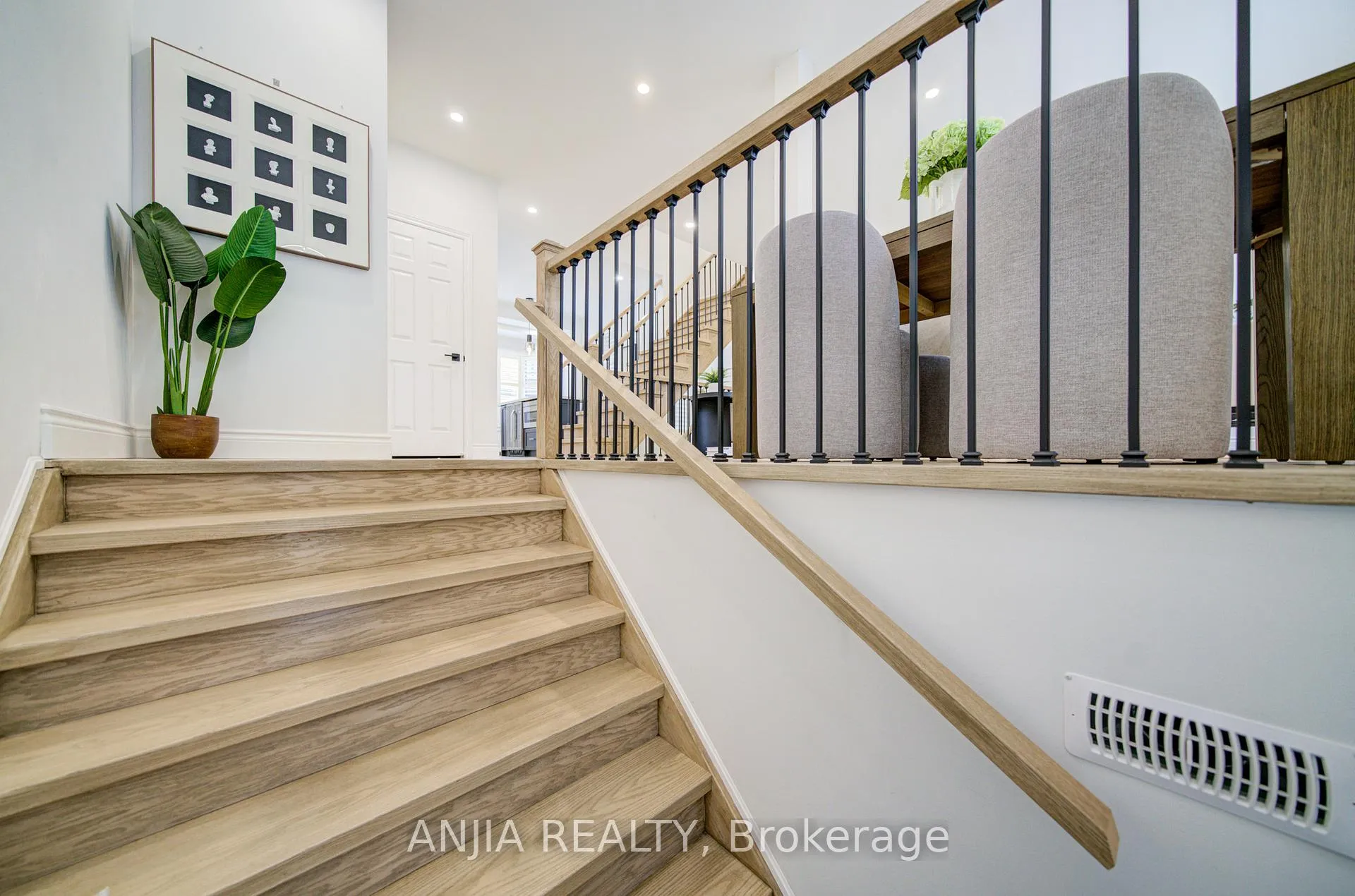 Photo 8 of 22 Kylemore Way, Markham, Angus Glen — HOMEH