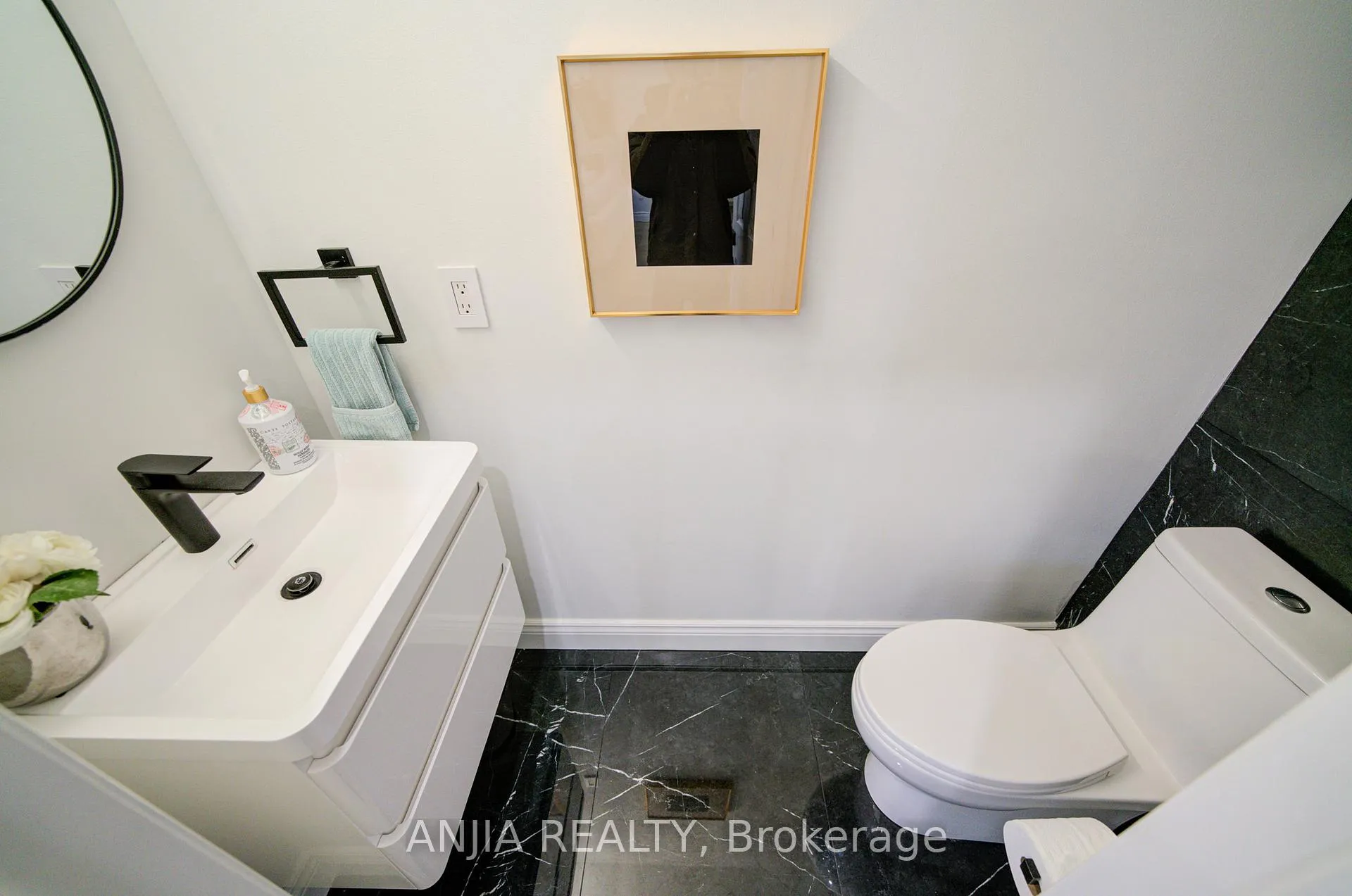 Photo 12 of 22 Kylemore Way, Markham, Angus Glen — HOMEH