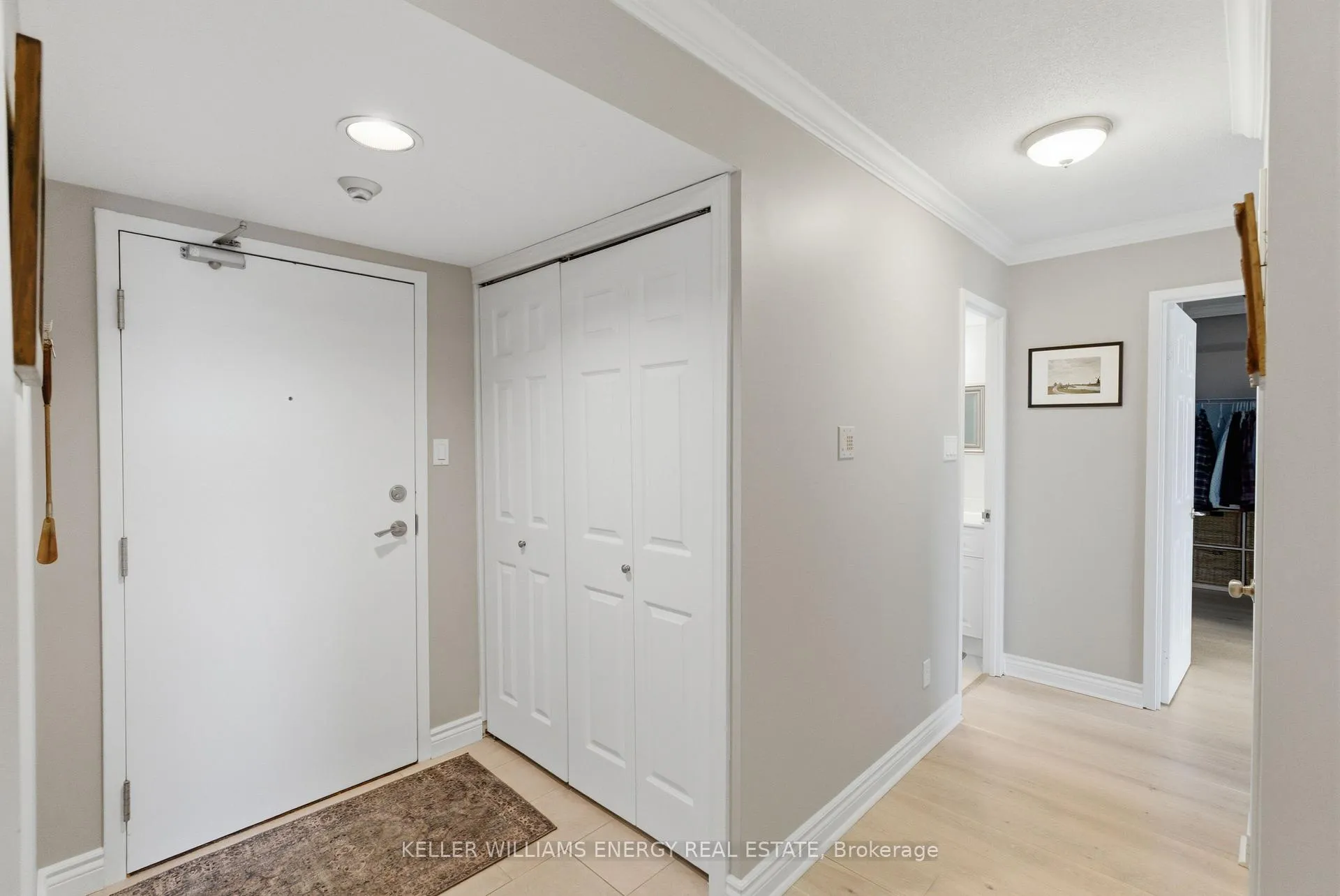 Photo 4 of Unit 903, 360 Watson Street W, Whitby, Port Whitby — HOMEH