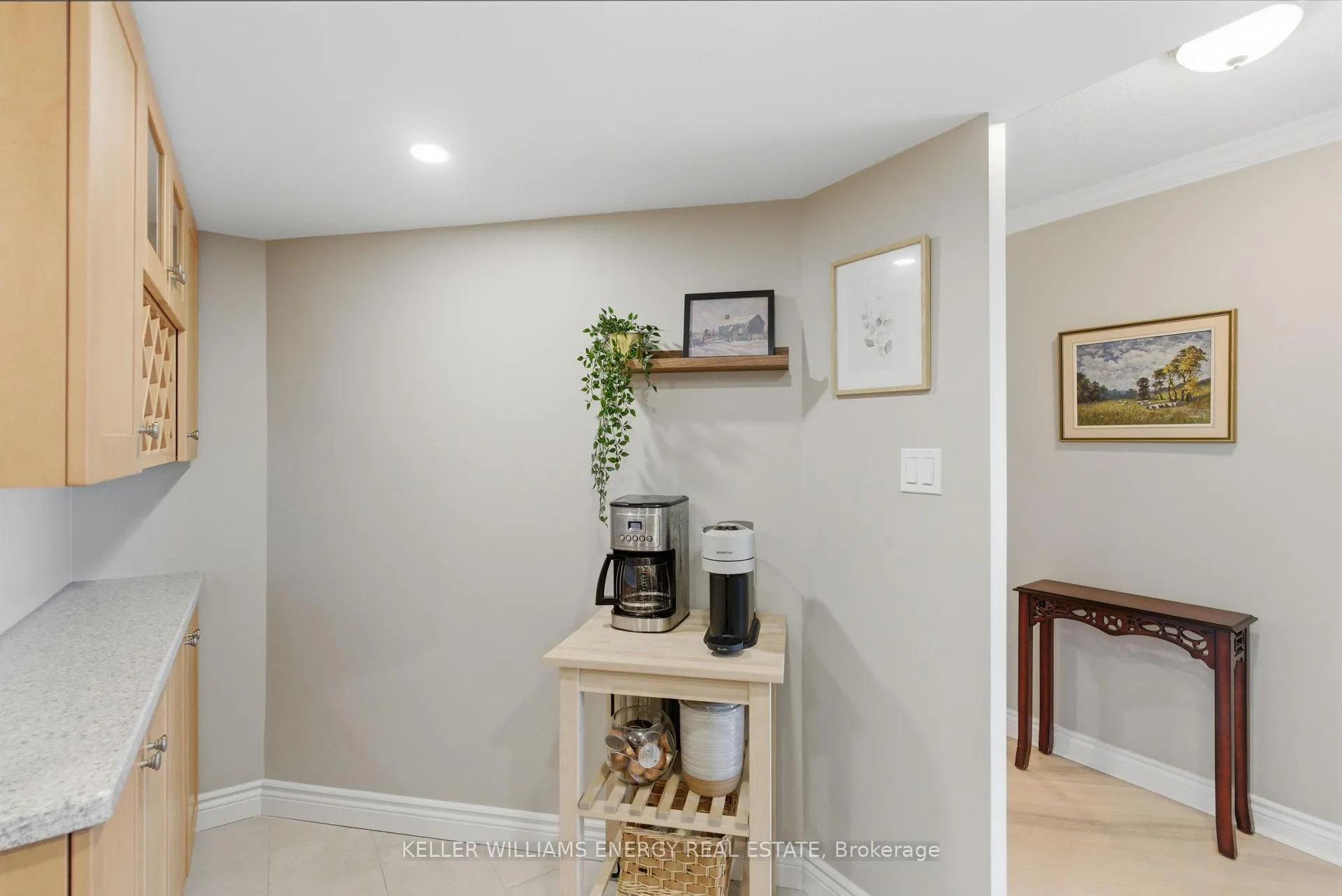 Photo 7 of Unit 903, 360 Watson Street W, Whitby, Port Whitby — HOMEH