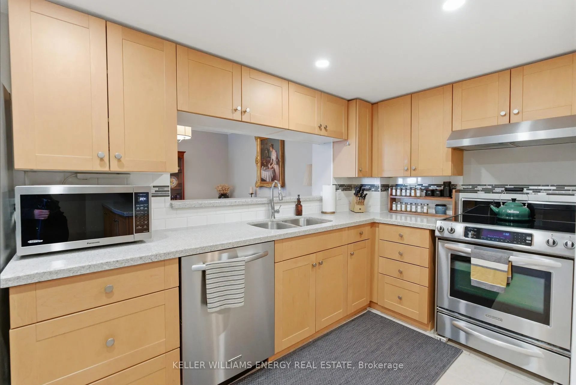 Photo 14 of Unit 903, 360 Watson Street W, Whitby, Port Whitby — HOMEH