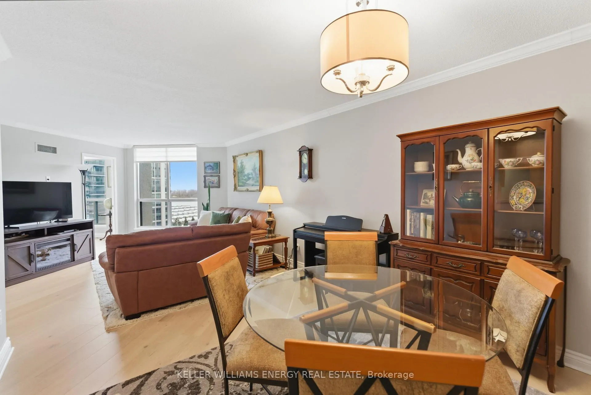 Photo 16 of Unit 903, 360 Watson Street W, Whitby, Port Whitby — HOMEH