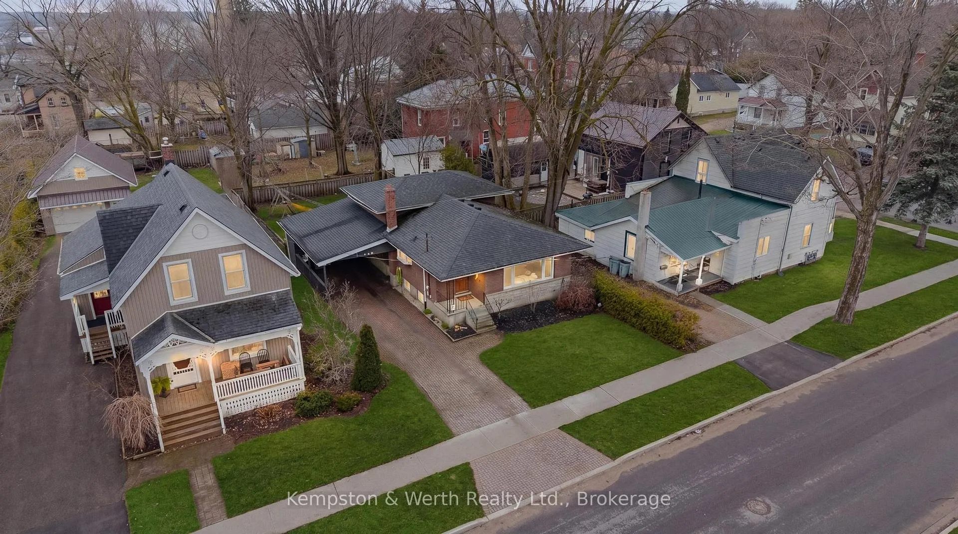 Photo 3 of 260 Binning Street W, North Perth, Listowel — HOMEH