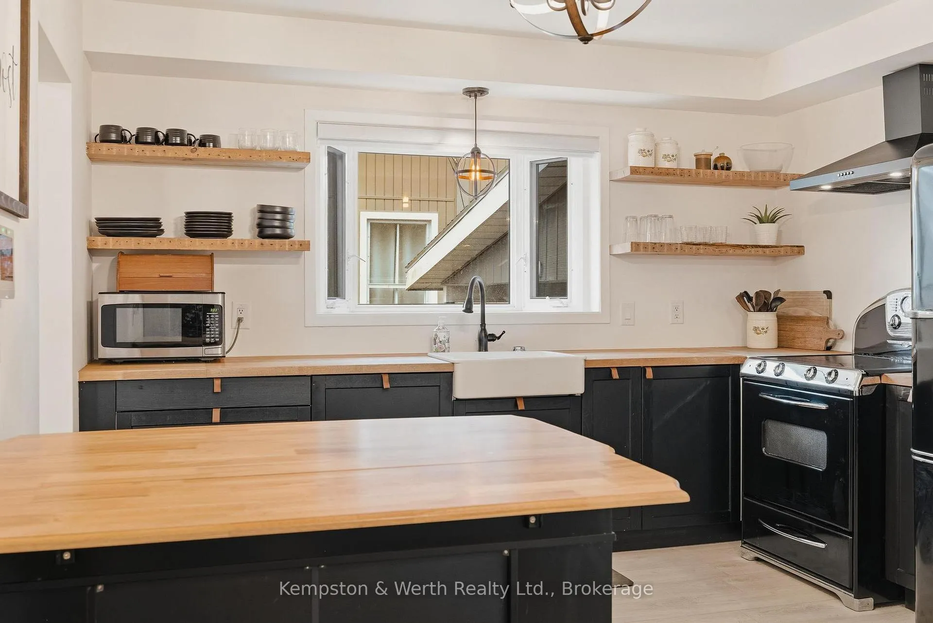 Photo 12 of 260 Binning Street W, North Perth, Listowel — HOMEH