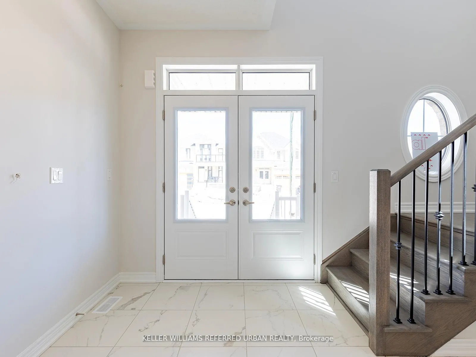 Photo 3 of 1470 Davis Loop Circle, Innisfil, Lefroy — HOMEH