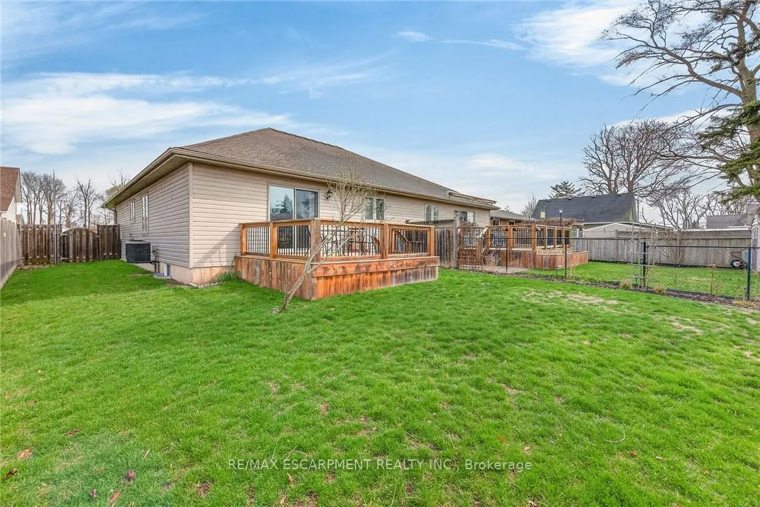 Photo 3 of 536 Alder Street E, Haldimand, Dunnville — HOMEH