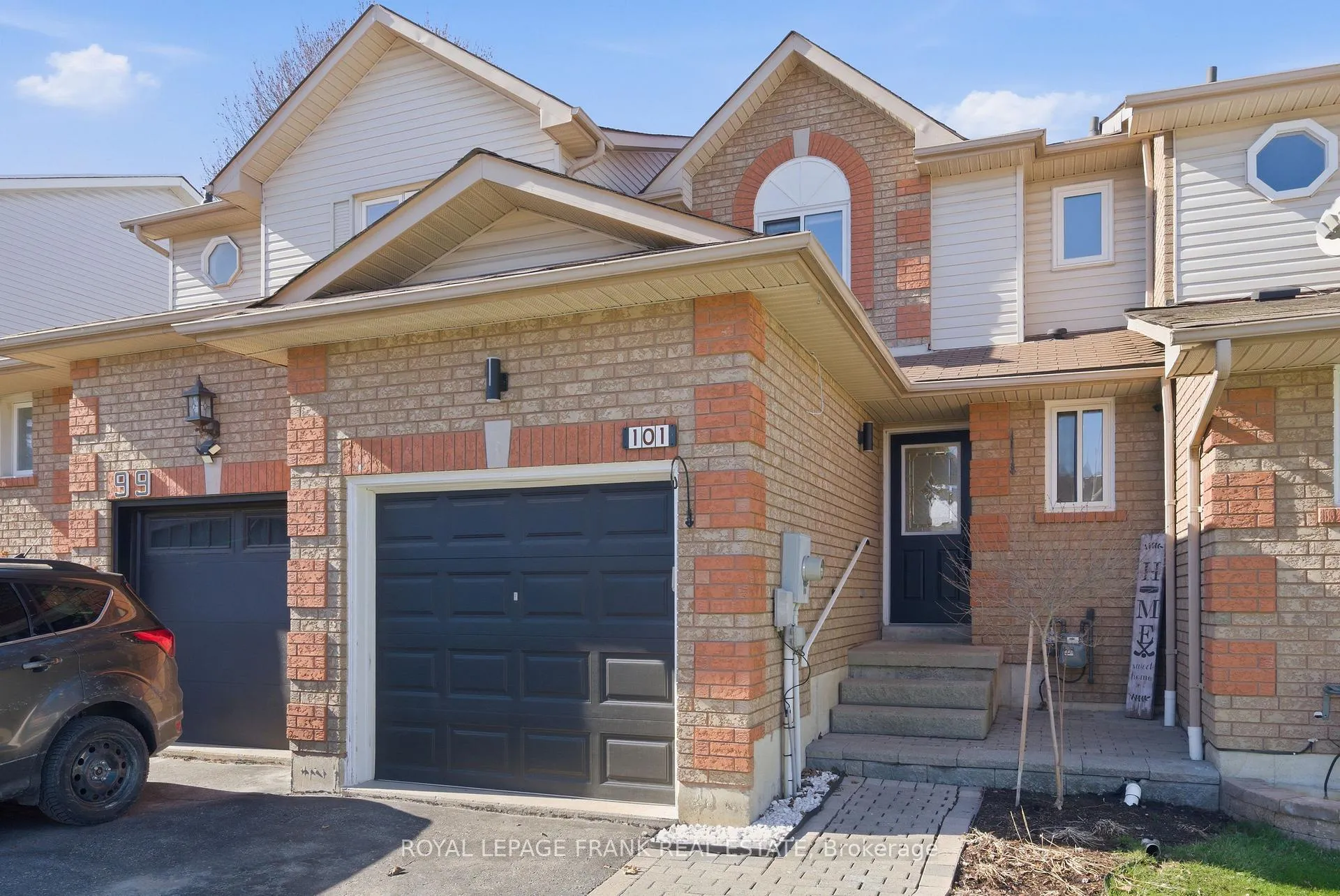 Photo 2 of 101 Trewin Lane, Clarington, Bowmanville — HOMEH