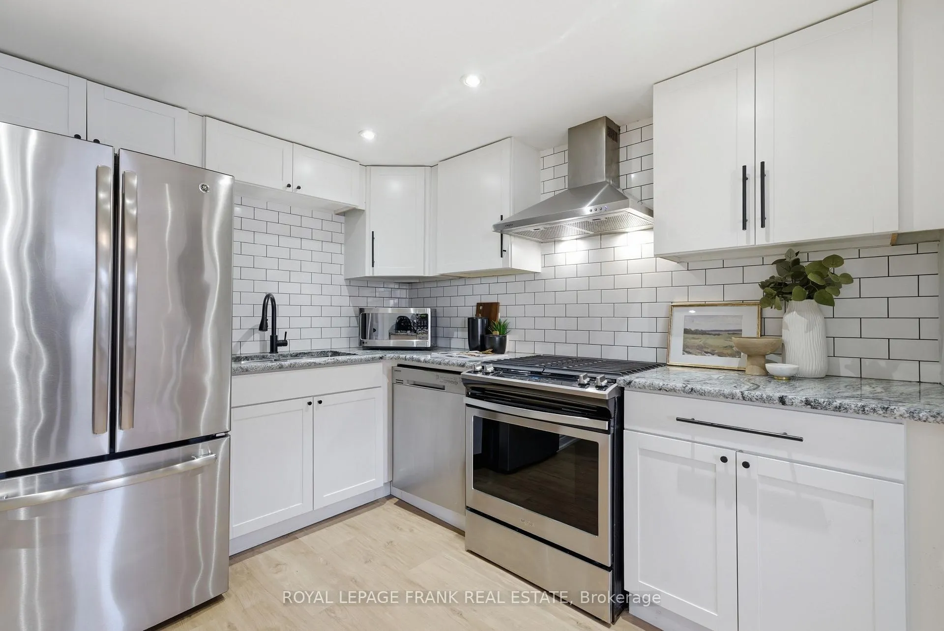 Photo 11 of 101 Trewin Lane, Clarington, Bowmanville — HOMEH