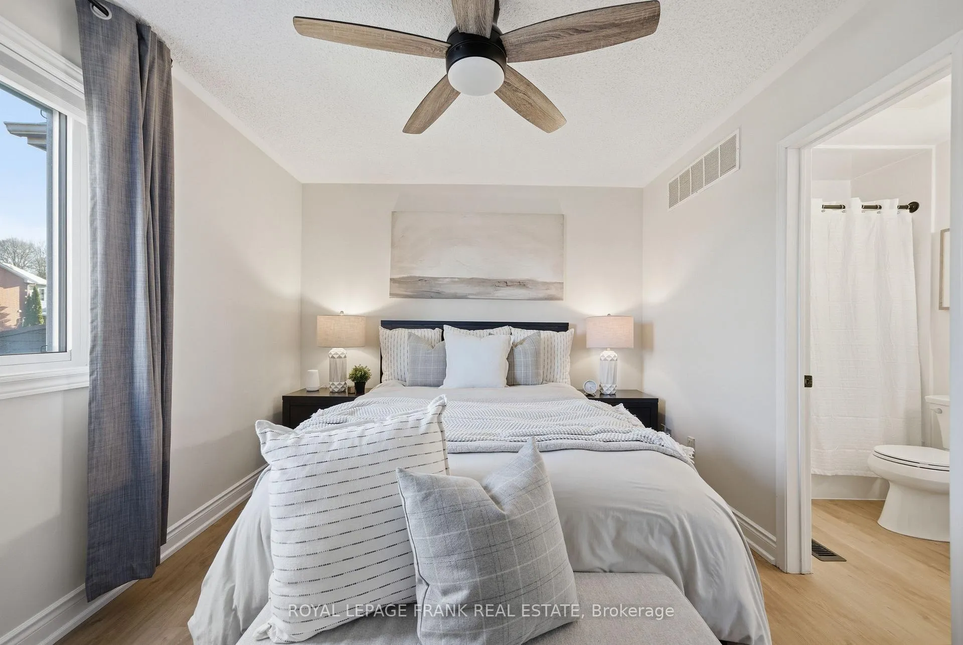 Photo 13 of 101 Trewin Lane, Clarington, Bowmanville — HOMEH