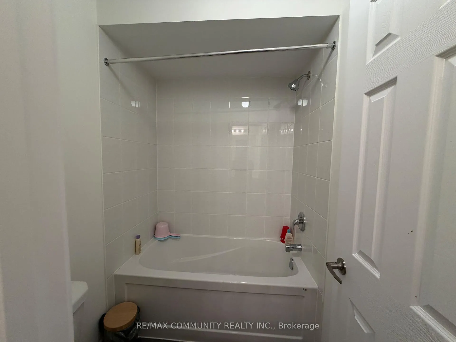 Photo 14 of 2891 Albatross Way, Pickering, Rural Pickering — HOMEH