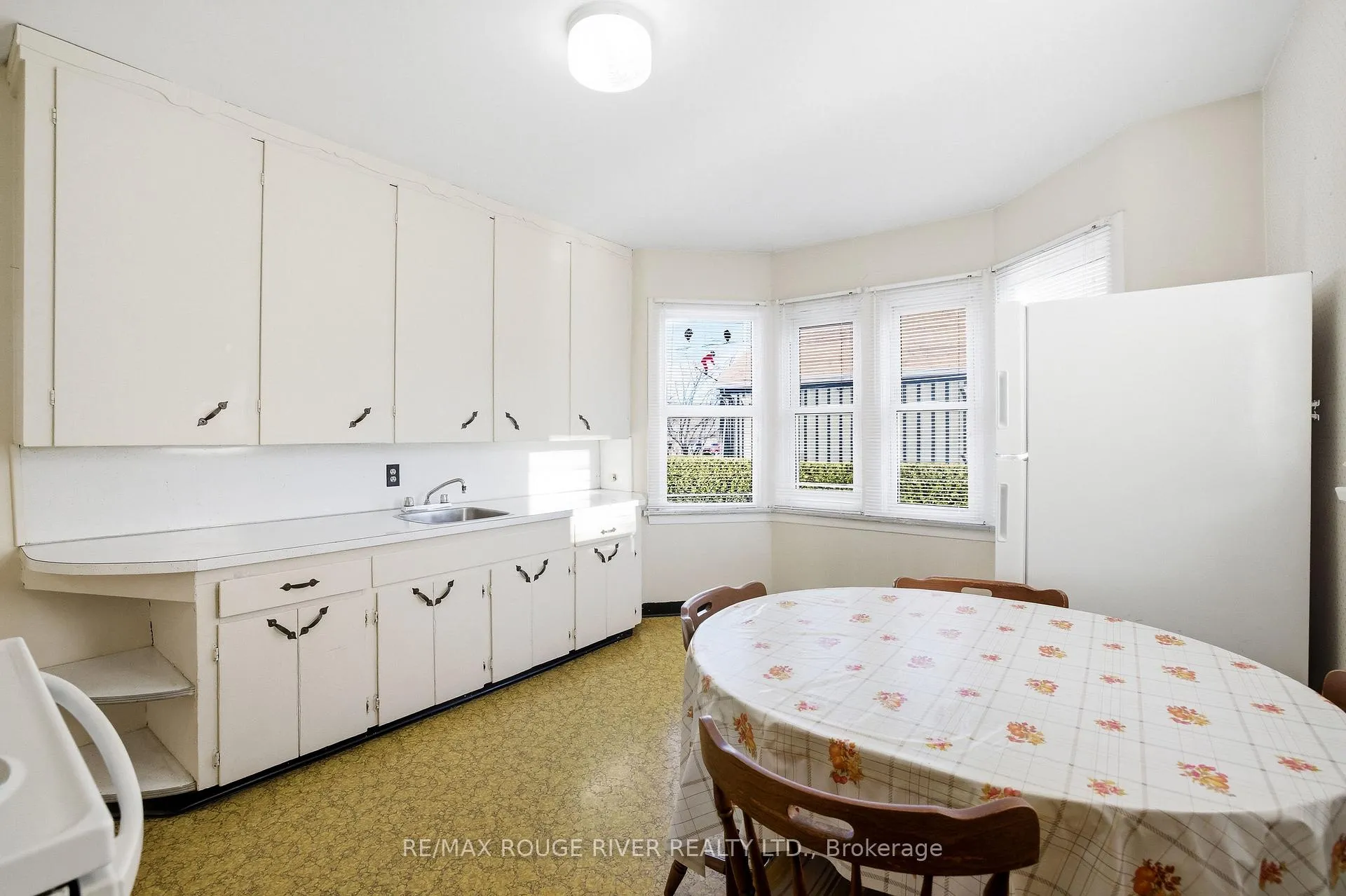 Photo 14 of 344 Nipigon Street, Oshawa, McLaughlin — HOMEH