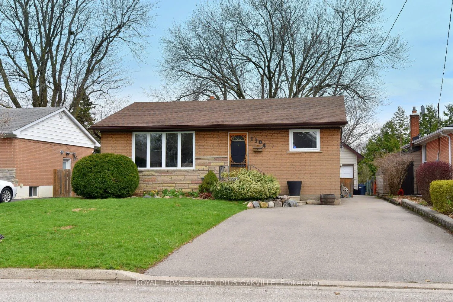 Photo 1 of 1304 Bunnell Drive, Burlington, Mountainside — HOMEH