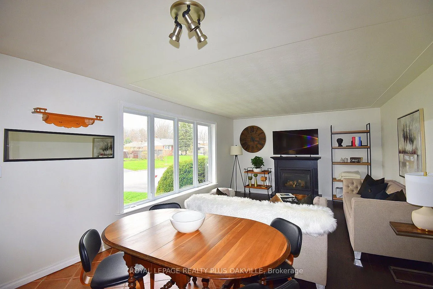 Photo 8 of 1304 Bunnell Drive, Burlington, Mountainside — HOMEH