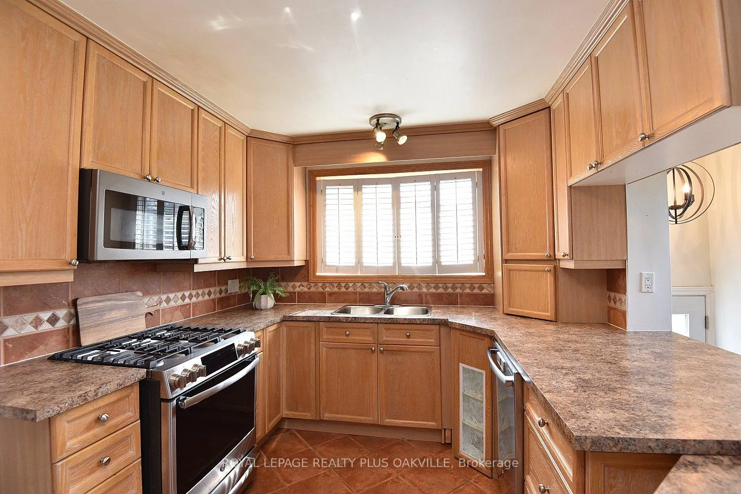 Photo 15 of 1304 Bunnell Drive, Burlington, Mountainside — HOMEH