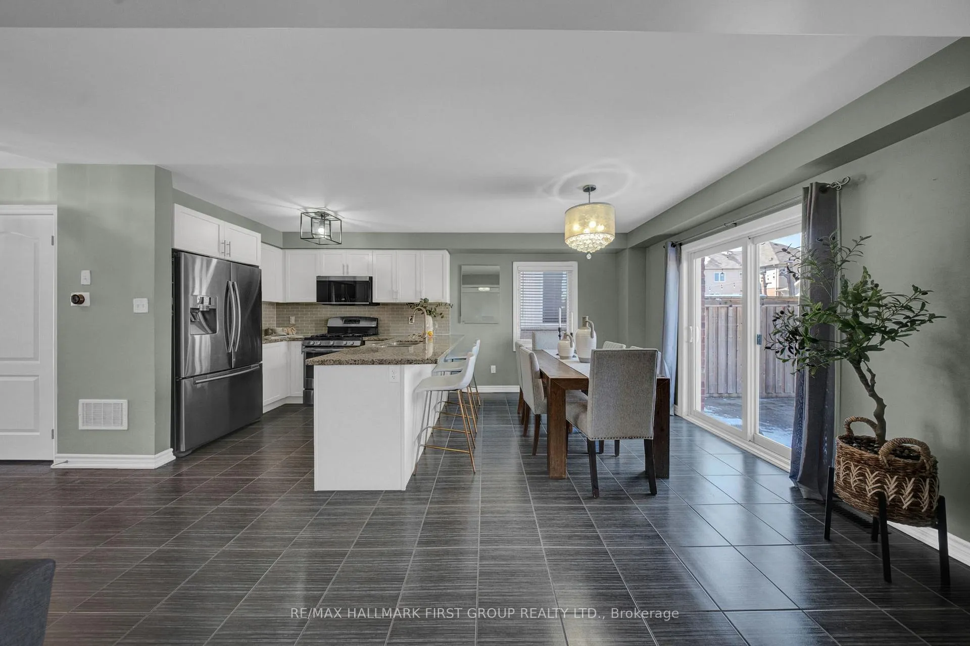Photo 5 of 90 Sidney Rundle Avenue, Clarington, Bowmanville — HOMEH
