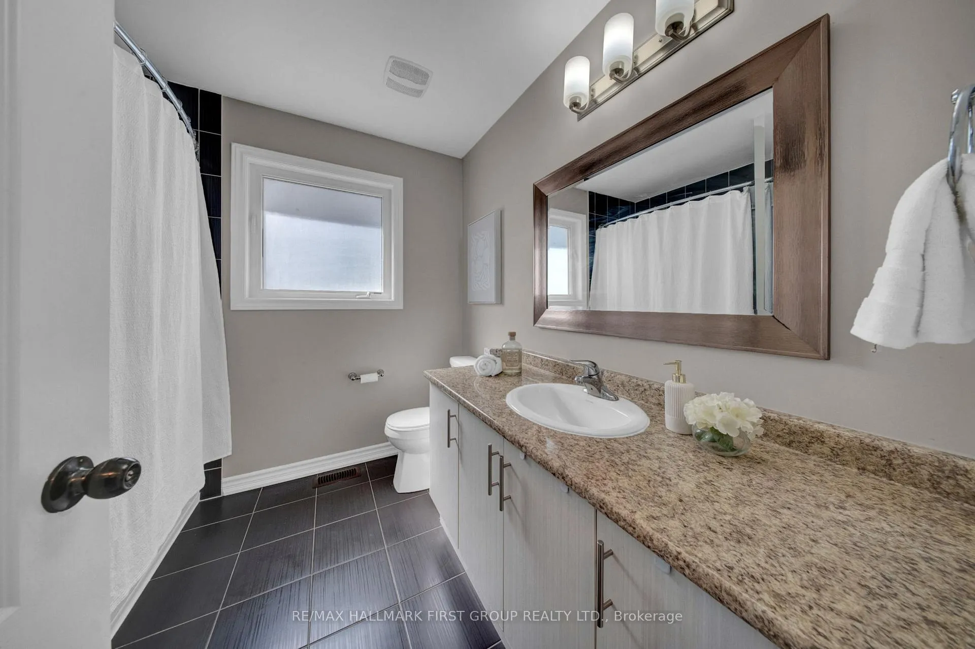 Photo 20 of 90 Sidney Rundle Avenue, Clarington, Bowmanville — HOMEH