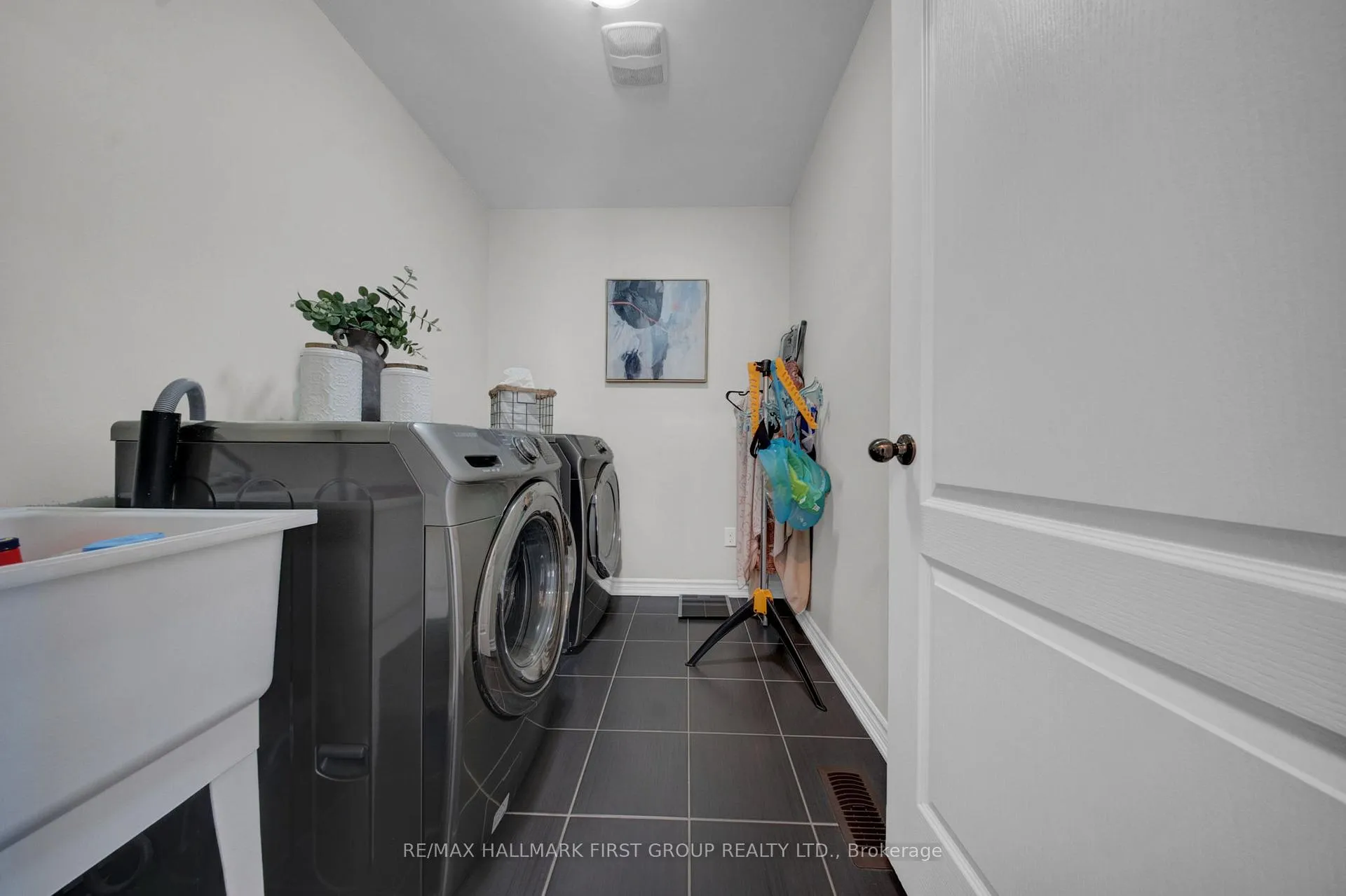 Photo 21 of 90 Sidney Rundle Avenue, Clarington, Bowmanville — HOMEH