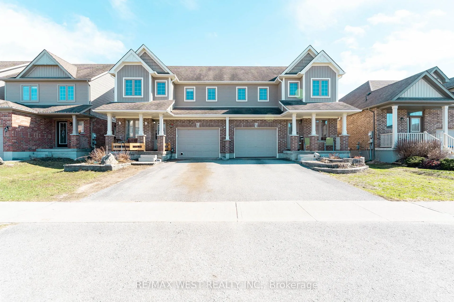 Photo 3 of 110 Banting Crescent, Essa, Angus — HOMEH