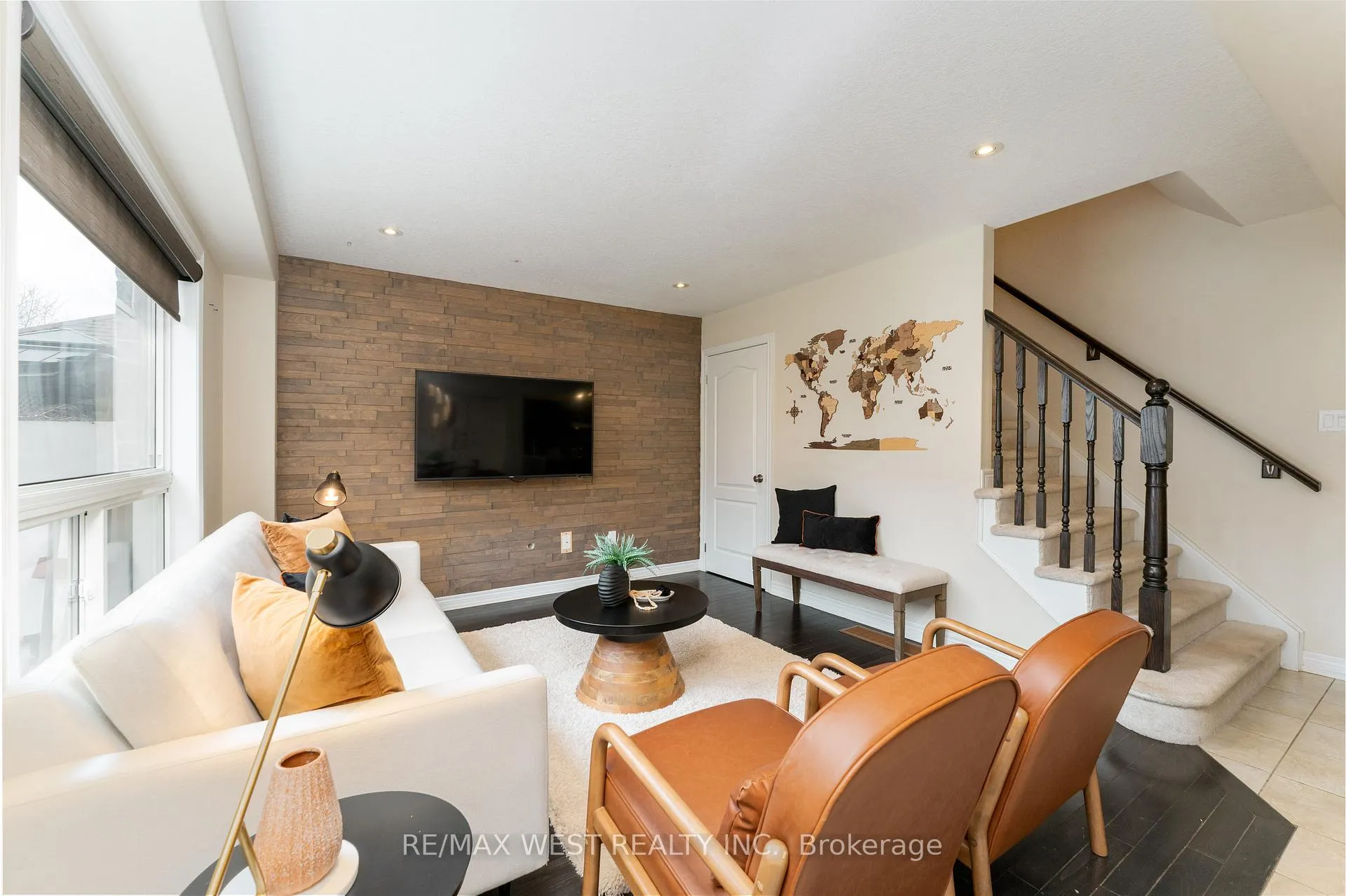 Photo 12 of 110 Banting Crescent, Essa, Angus — HOMEH