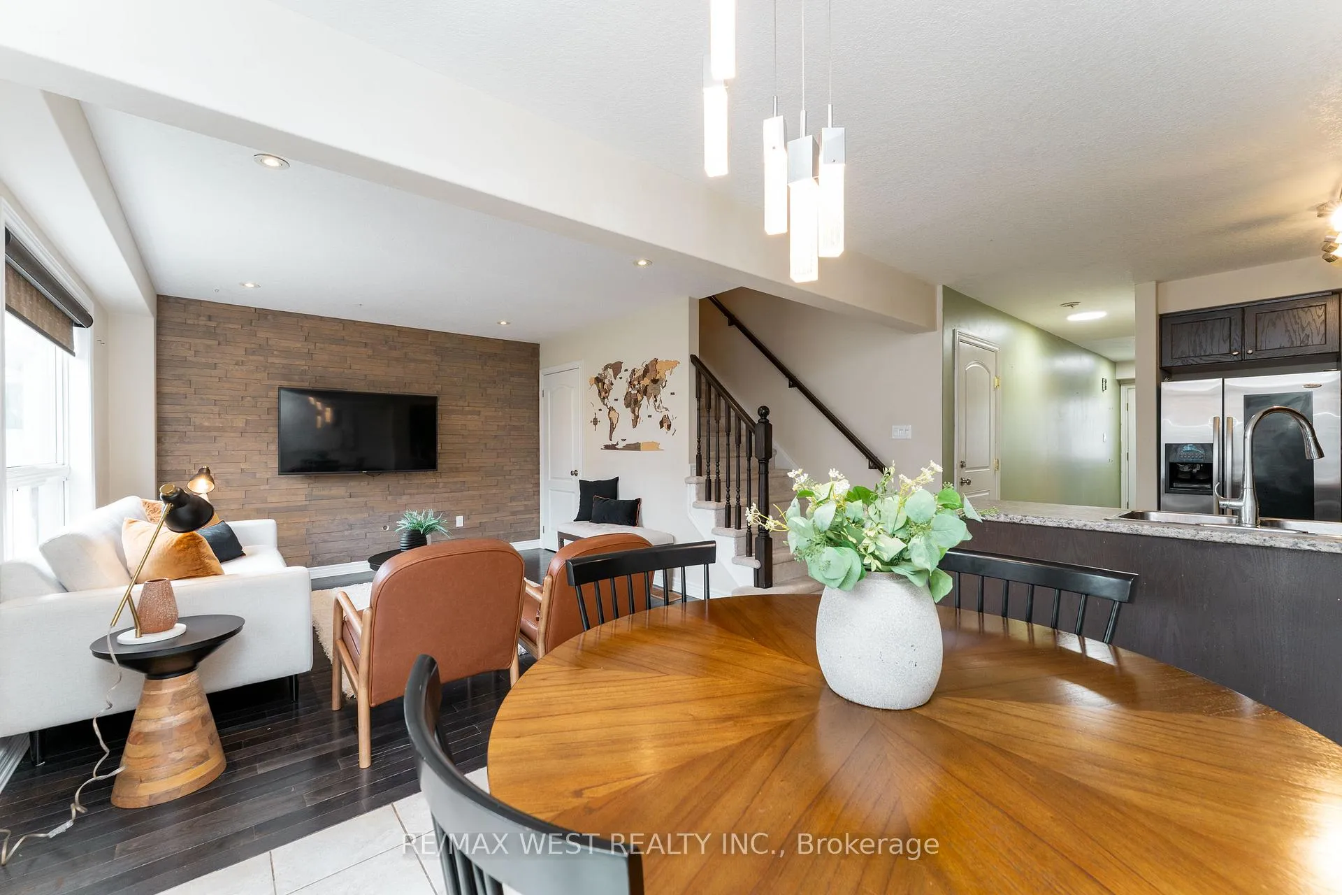 Photo 14 of 110 Banting Crescent, Essa, Angus — HOMEH