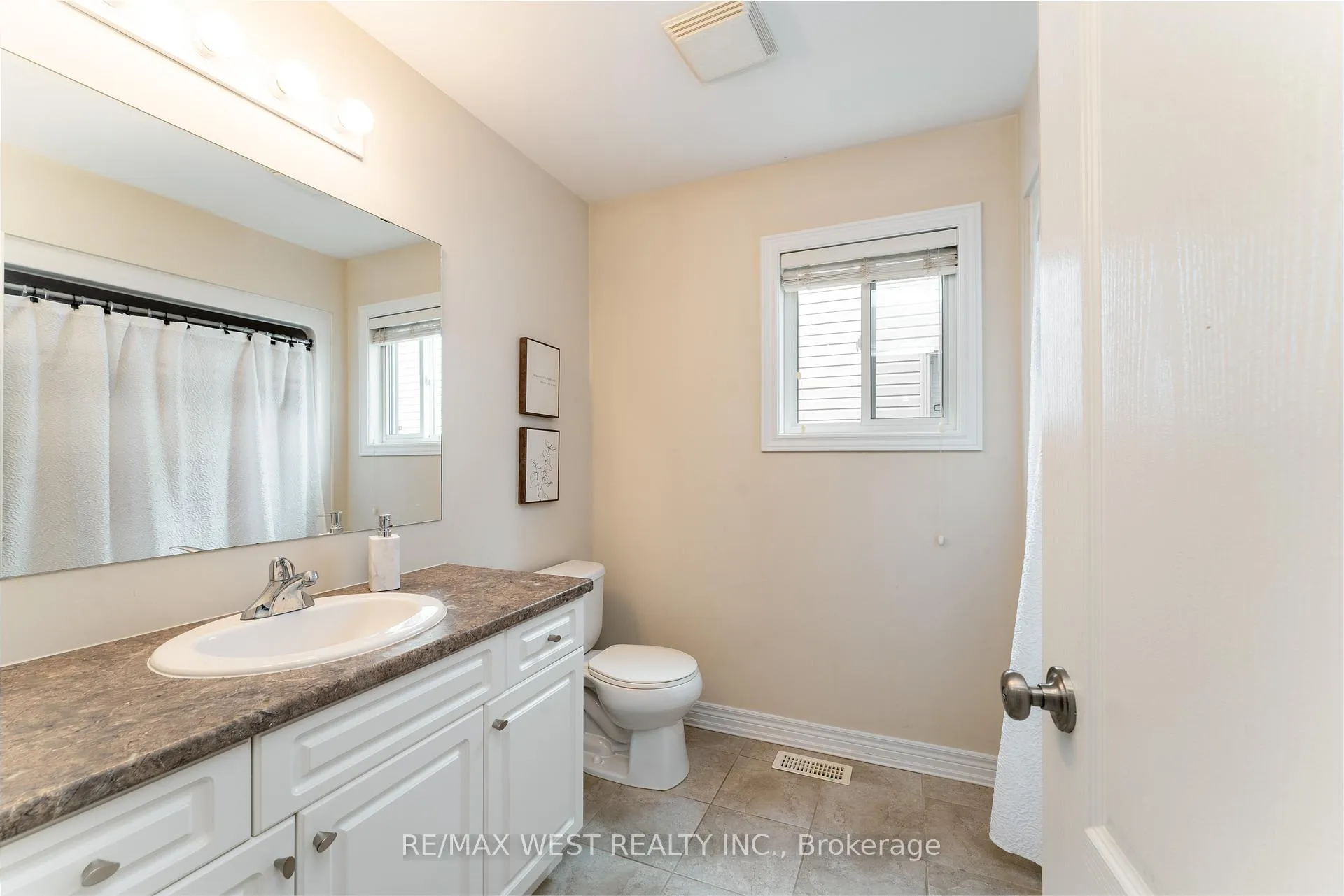 Photo 24 of 110 Banting Crescent, Essa, Angus — HOMEH