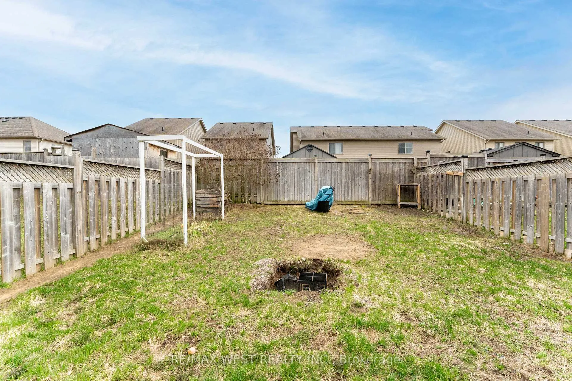 Photo 30 of 110 Banting Crescent, Essa, Angus — HOMEH