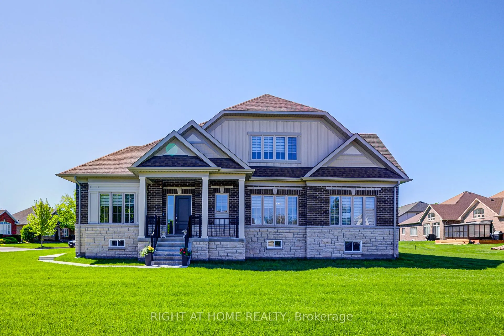 Photo 2 of 42 Waterbury Crescent, Scugog, Port Perry — HOMEH