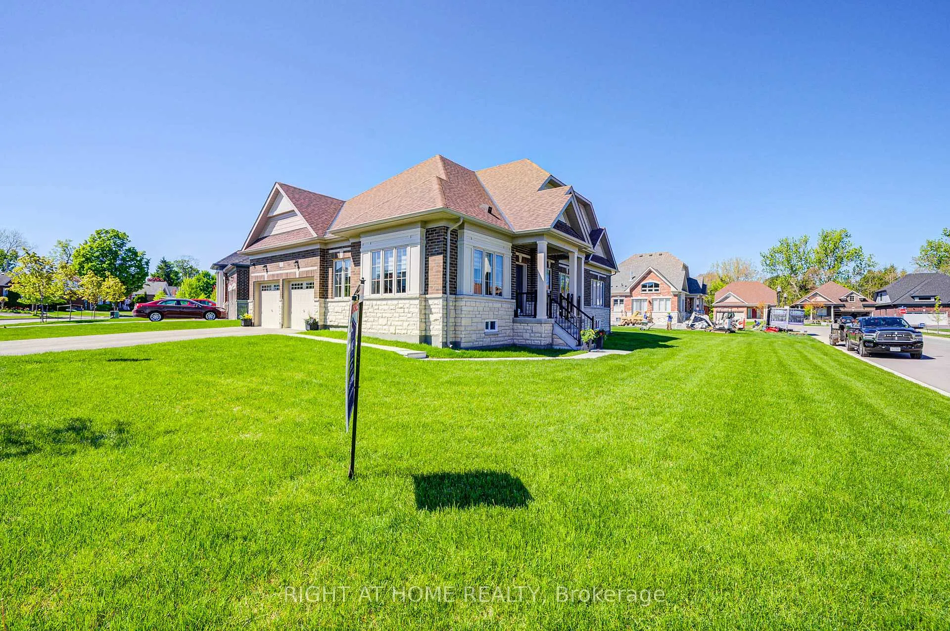 Photo 4 of 42 Waterbury Crescent, Scugog, Port Perry — HOMEH