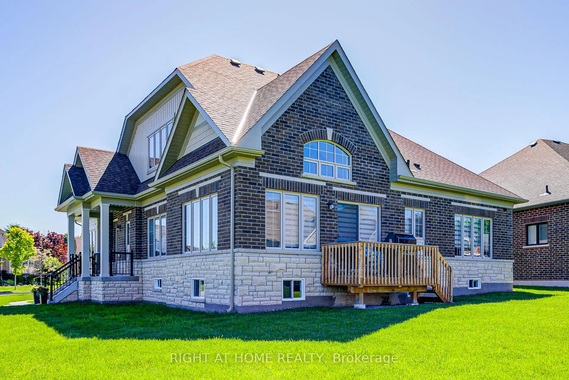 Photo 5 of 42 Waterbury Crescent, Scugog, Port Perry — HOMEH