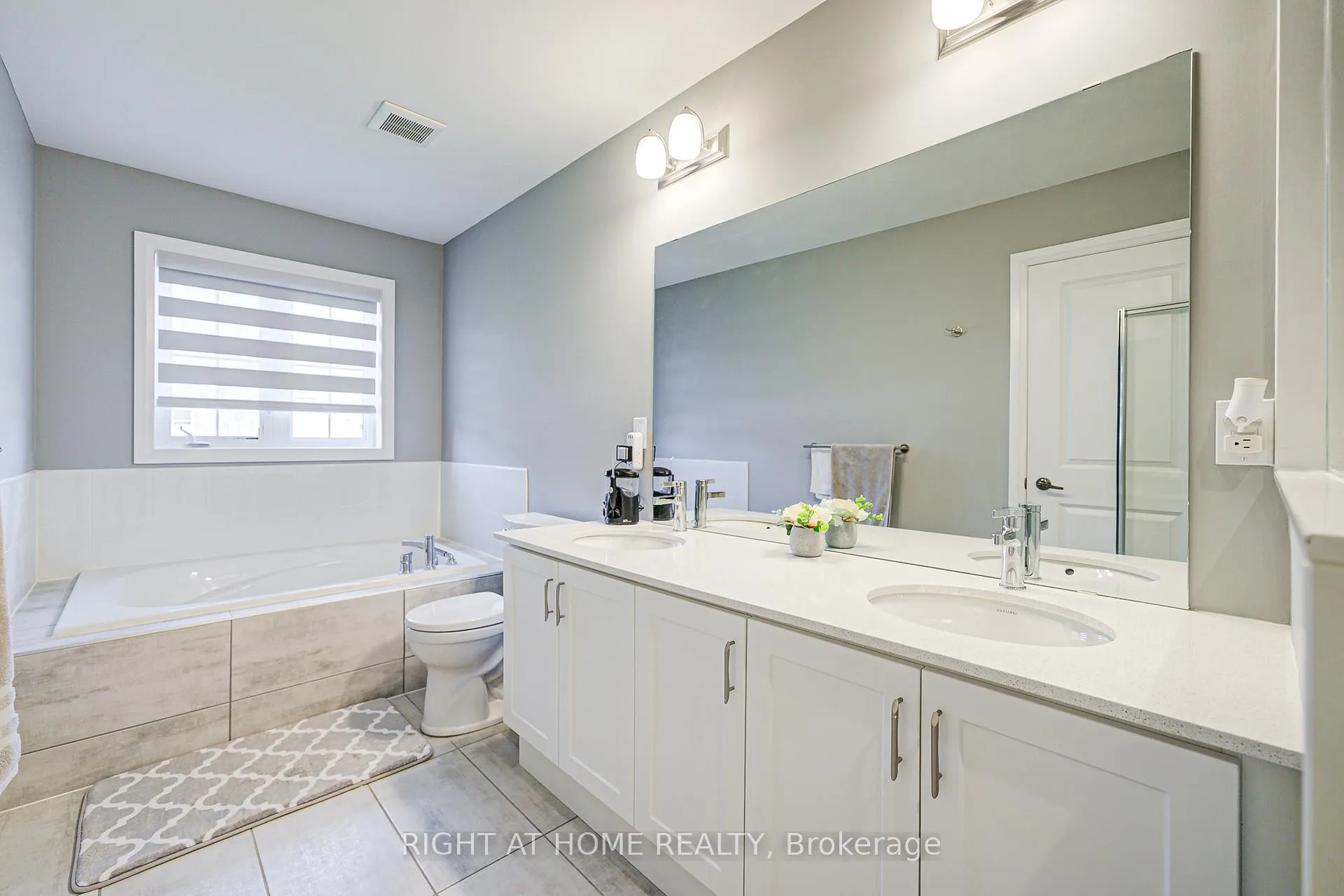Photo 23 of 42 Waterbury Crescent, Scugog, Port Perry — HOMEH