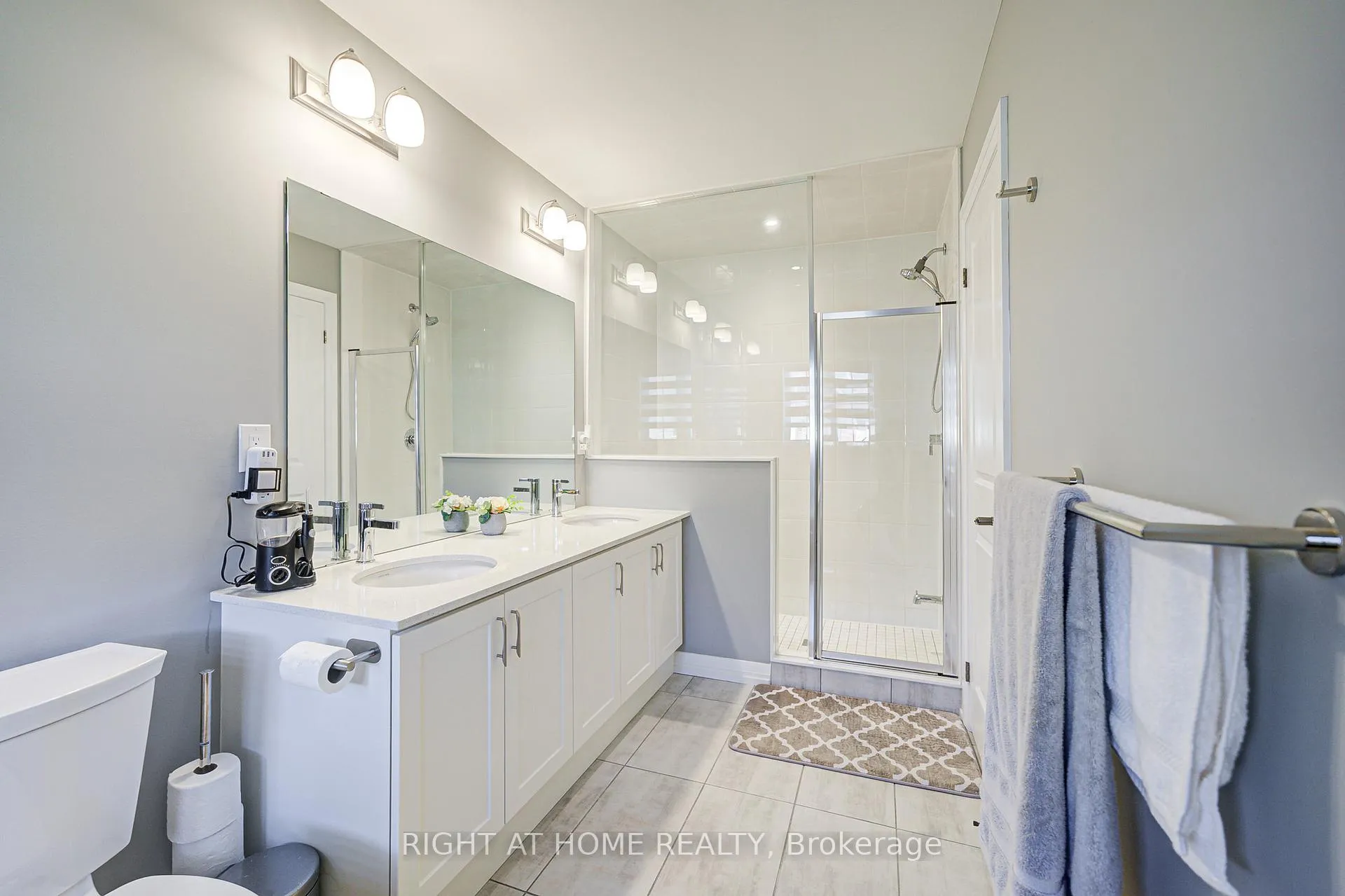 Photo 24 of 42 Waterbury Crescent, Scugog, Port Perry — HOMEH