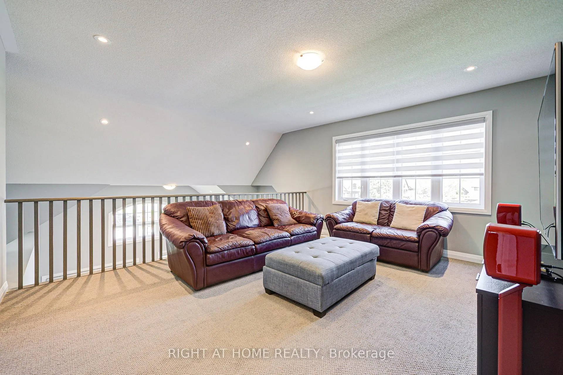 Photo 33 of 42 Waterbury Crescent, Scugog, Port Perry — HOMEH