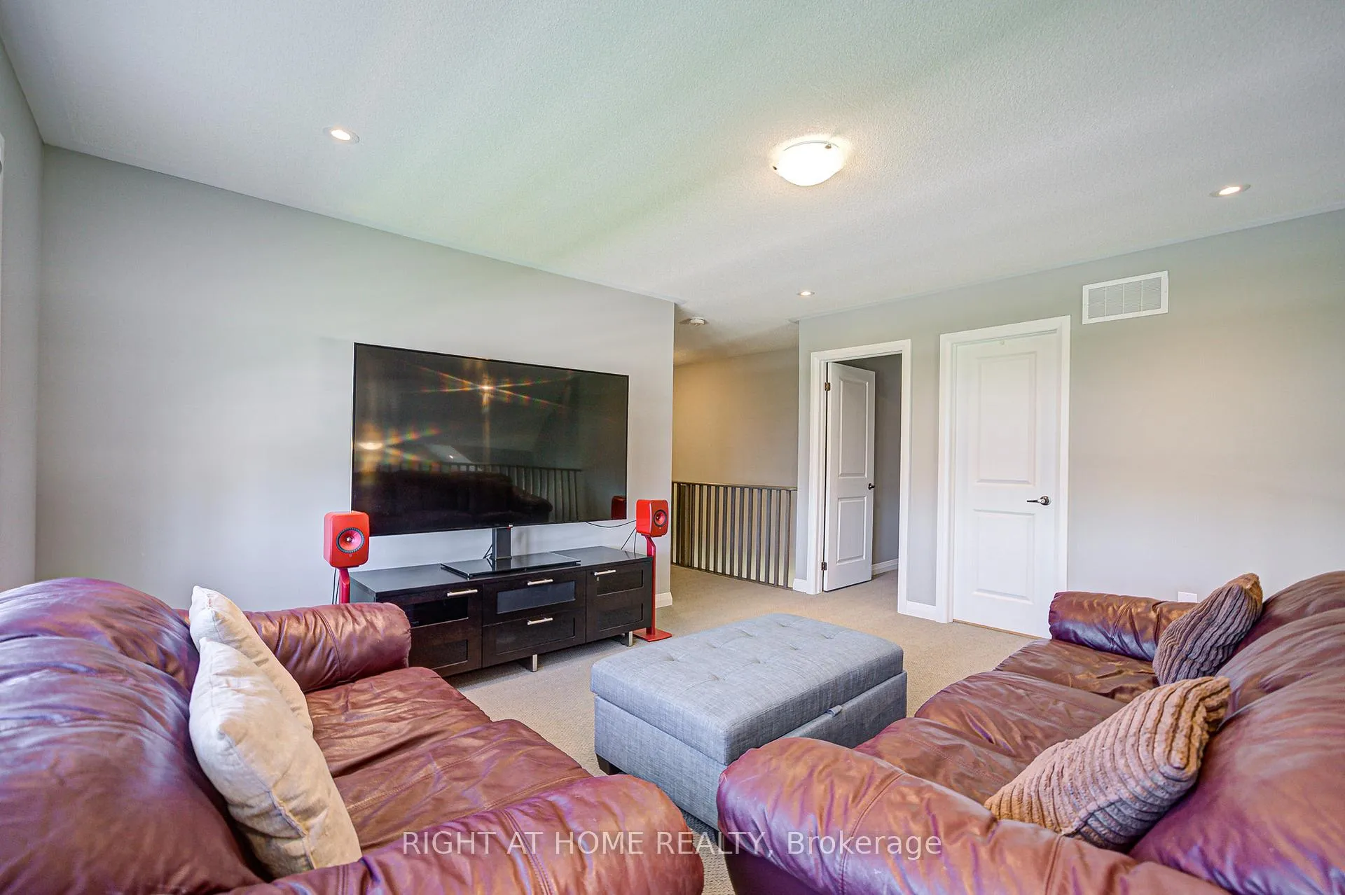 Photo 34 of 42 Waterbury Crescent, Scugog, Port Perry — HOMEH