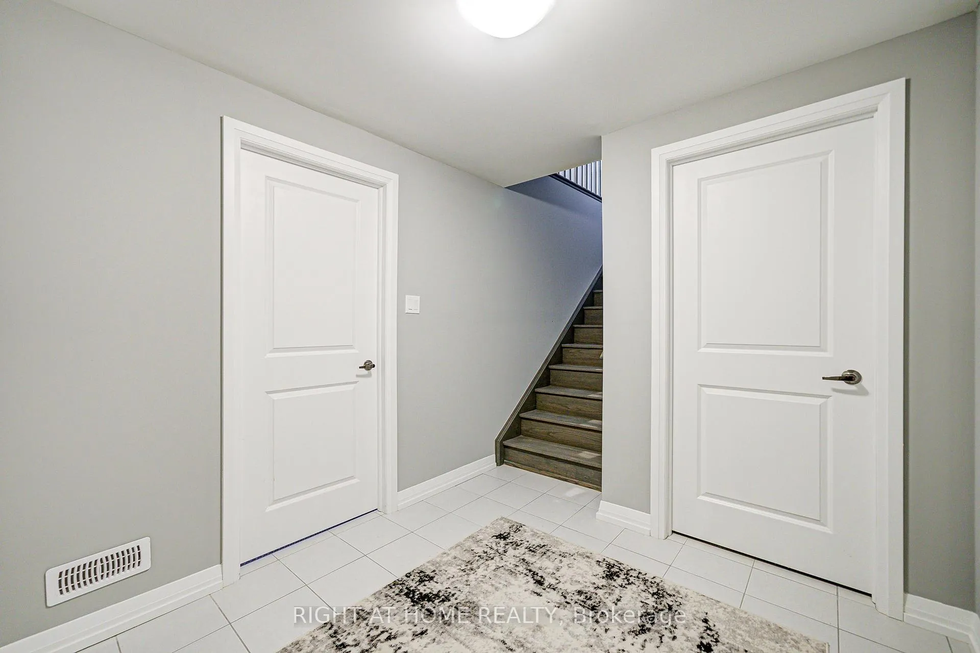Photo 35 of 42 Waterbury Crescent, Scugog, Port Perry — HOMEH