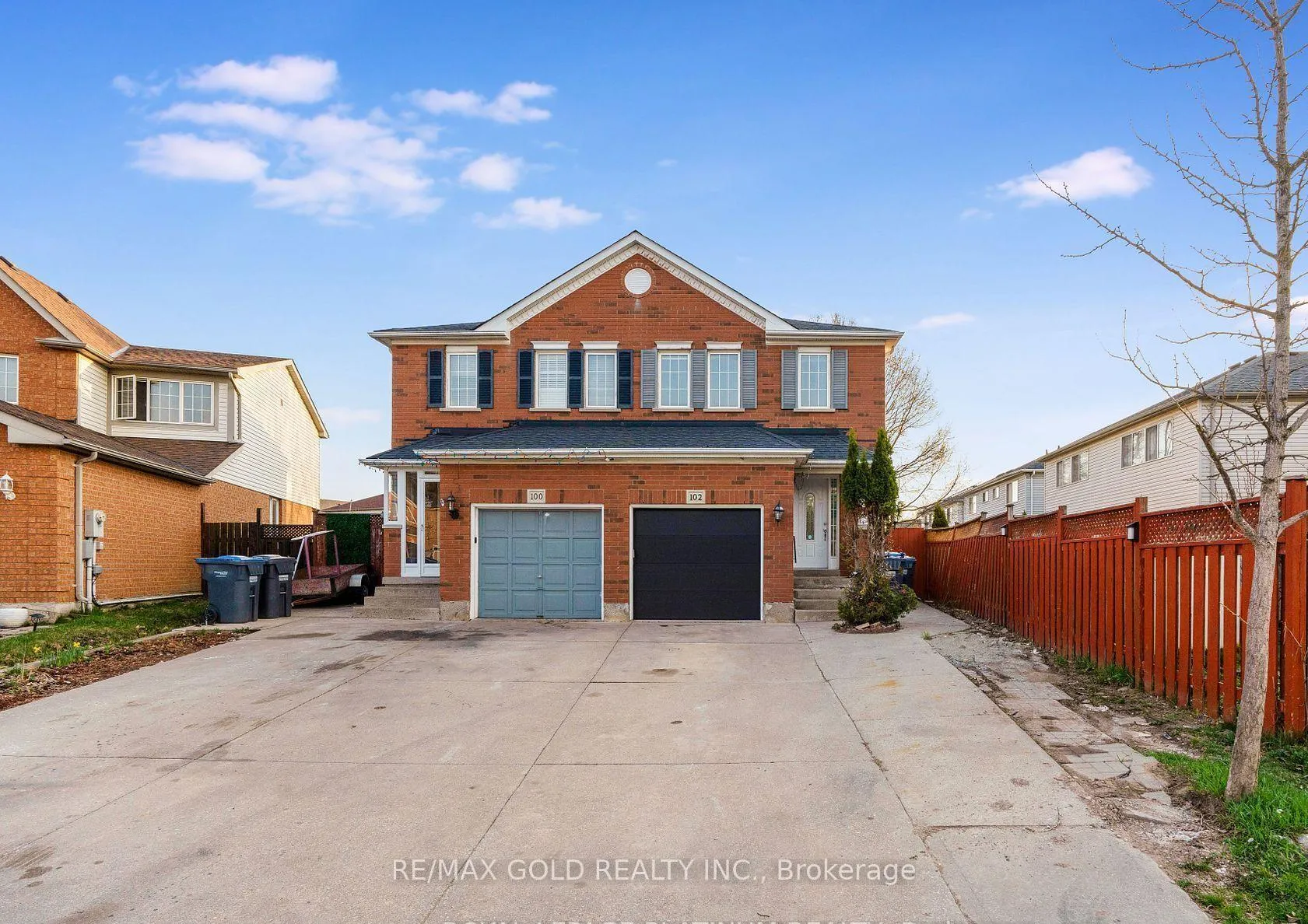 Front of 102 Bunchberry Way