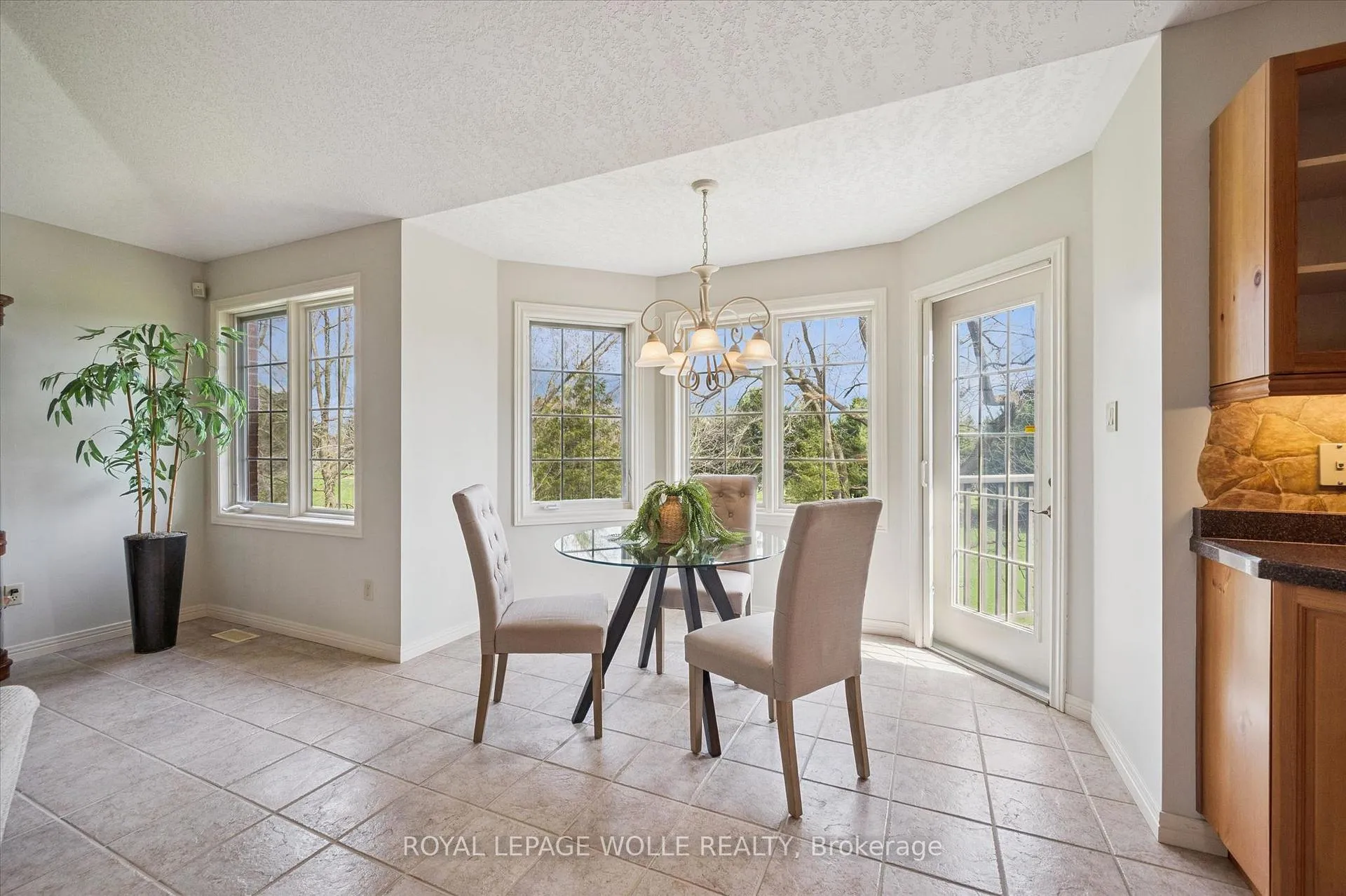Photo 13 of 152 Golf Links Drive, Wilmot, Phillipsburg — HOMEH