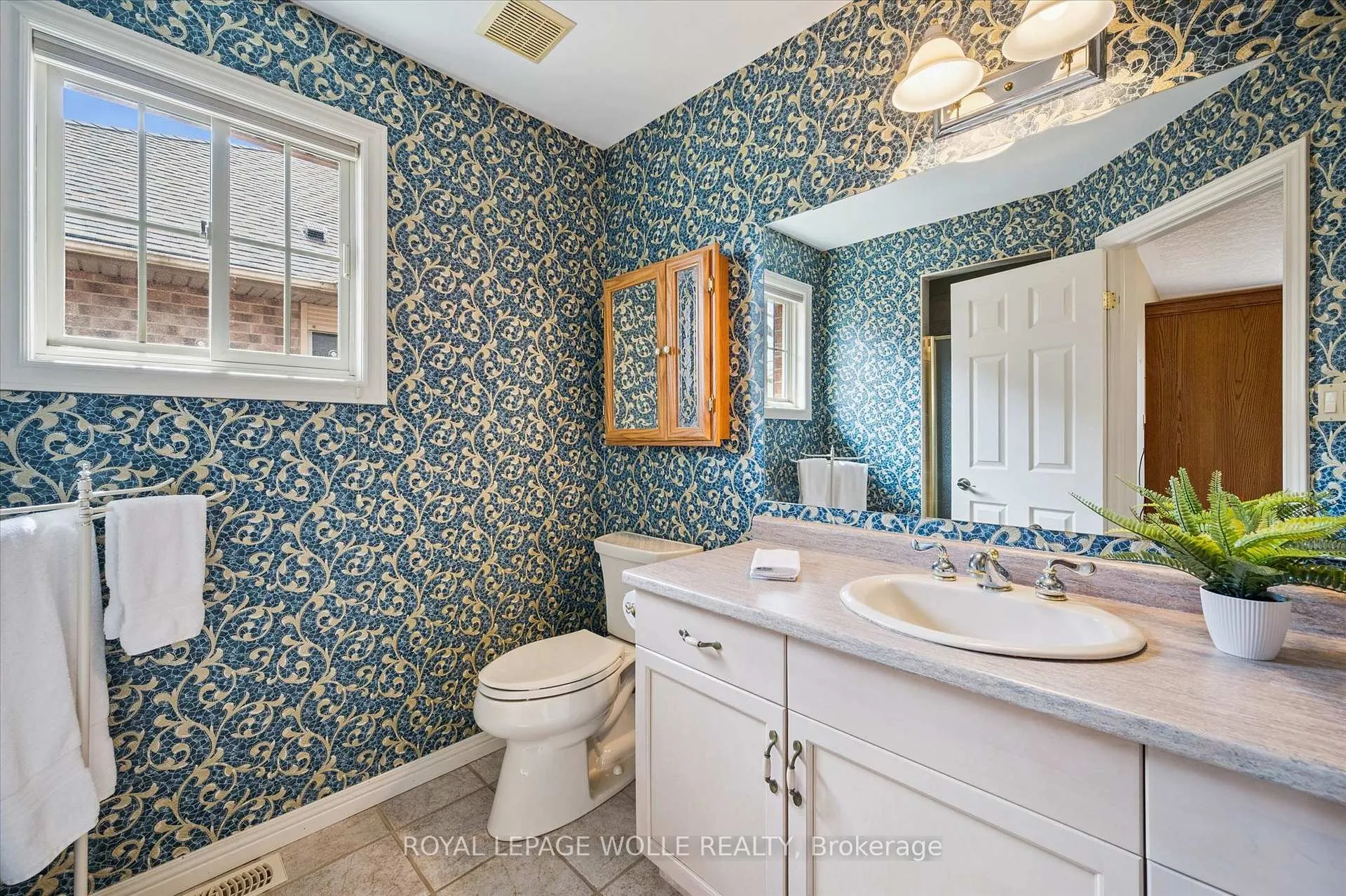 Photo 20 of 152 Golf Links Drive, Wilmot, Phillipsburg — HOMEH