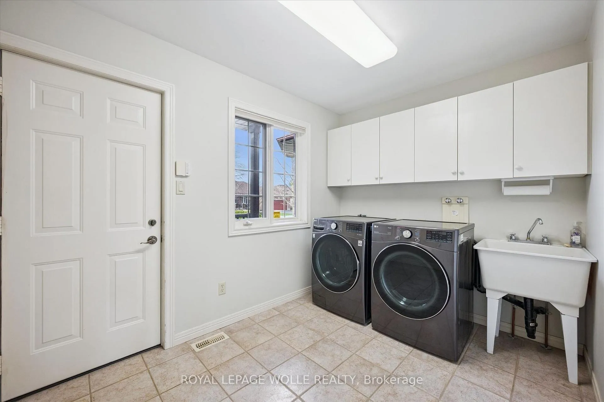Photo 21 of 152 Golf Links Drive, Wilmot, Phillipsburg — HOMEH